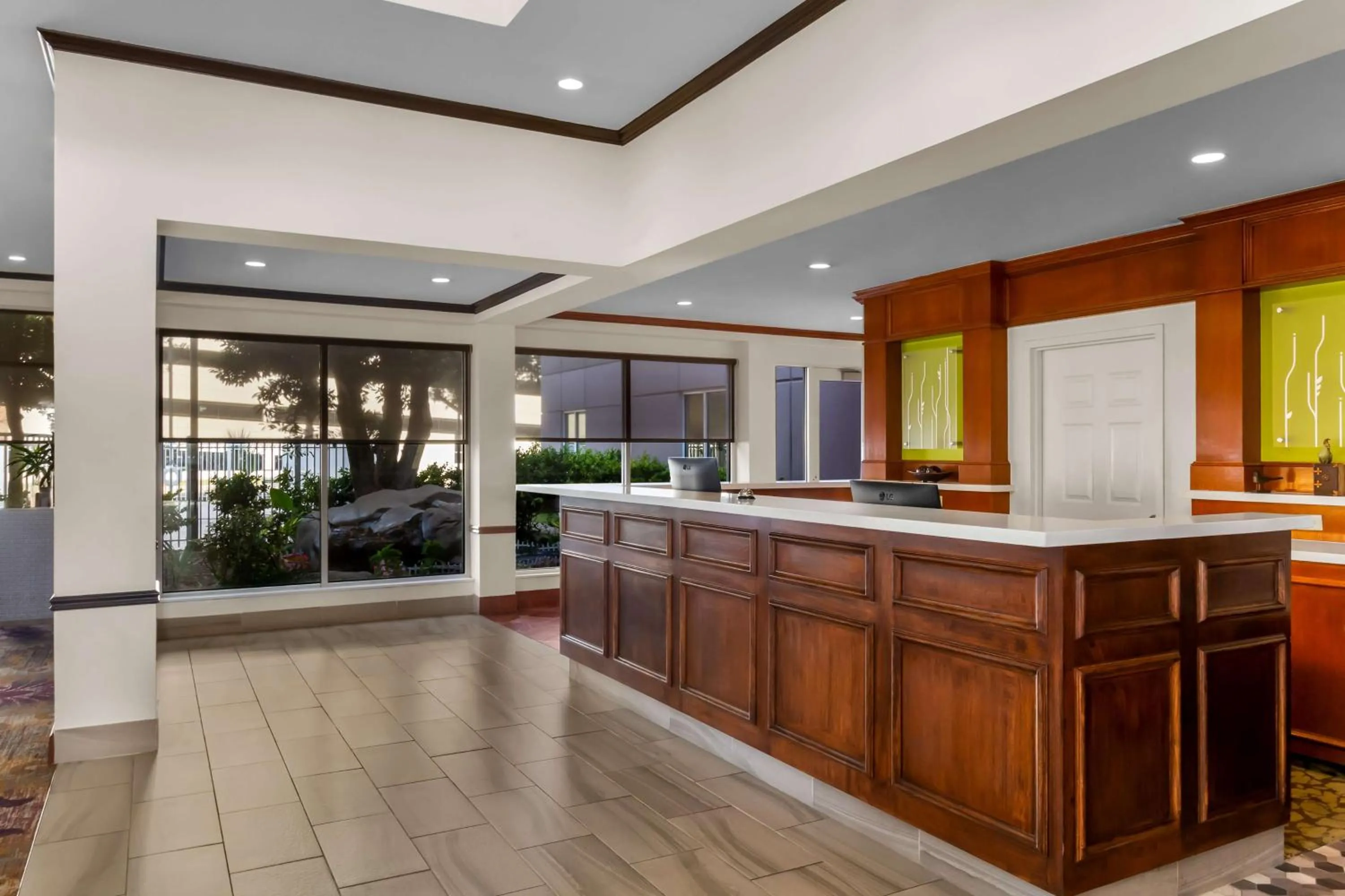 Lobby or reception in ACP Hotel Houston Westchase, MOD Collection by Sonesta