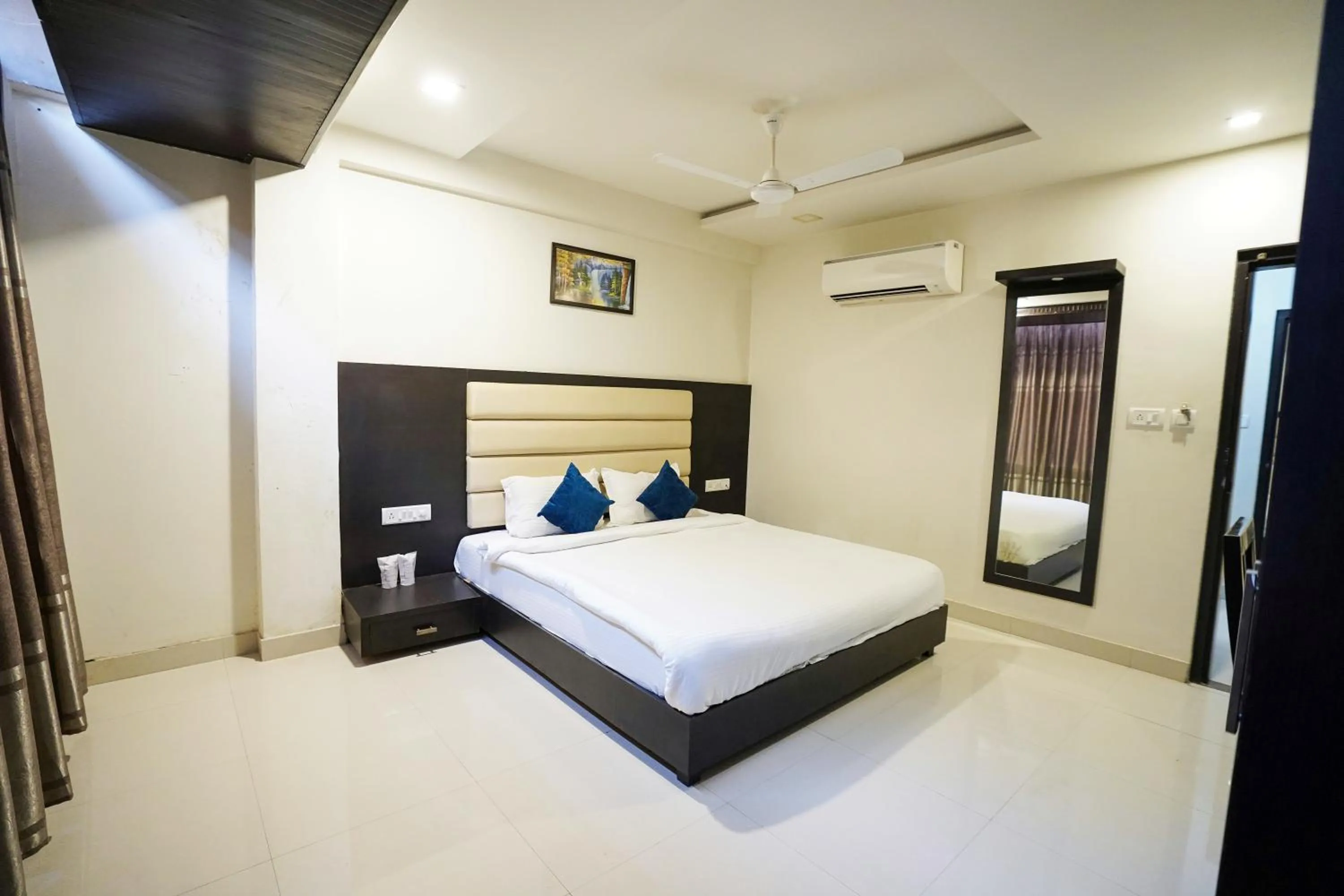 Bed in Hotel Suryansh