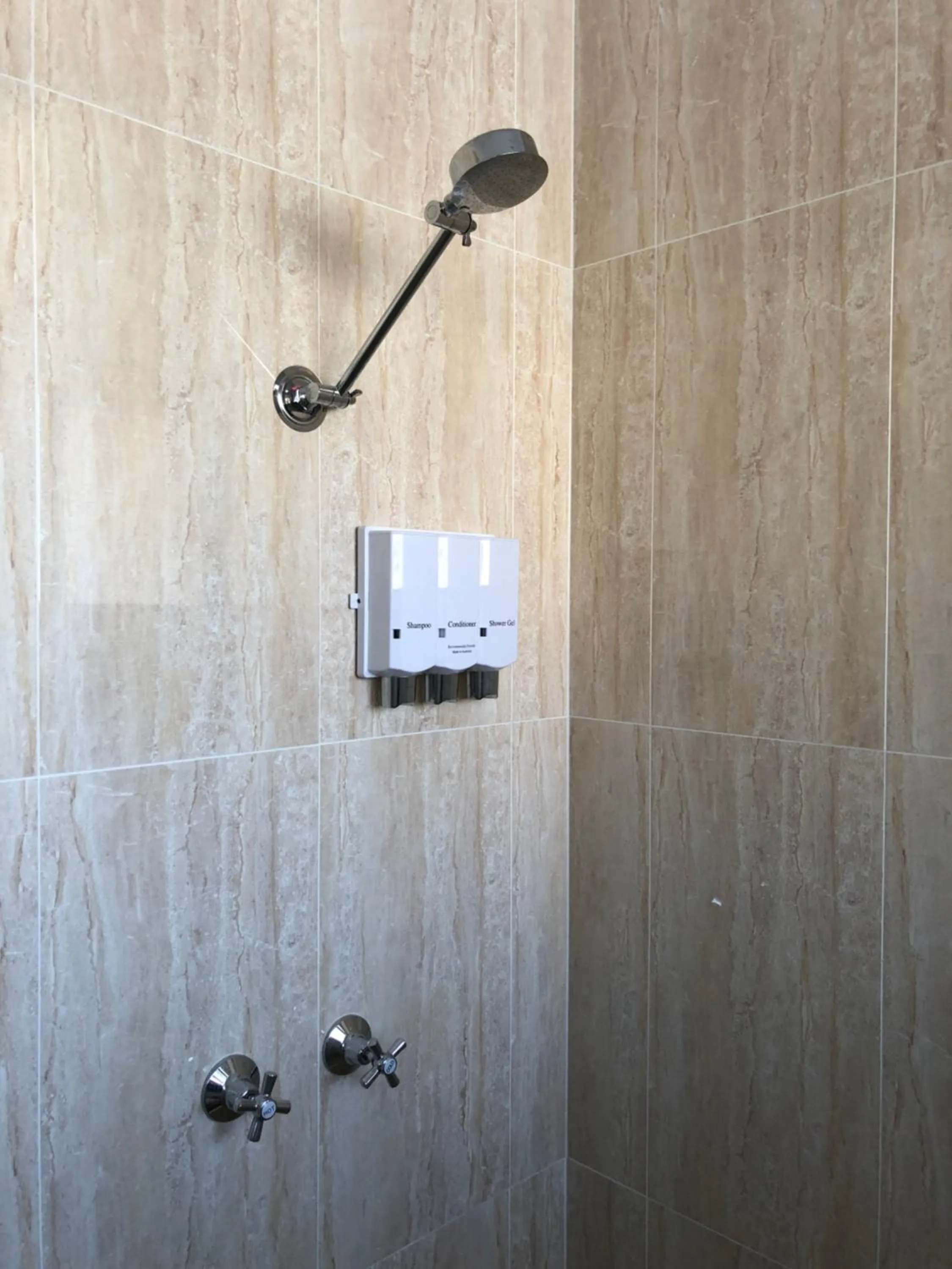 Bathroom in Tamworth Central Motel