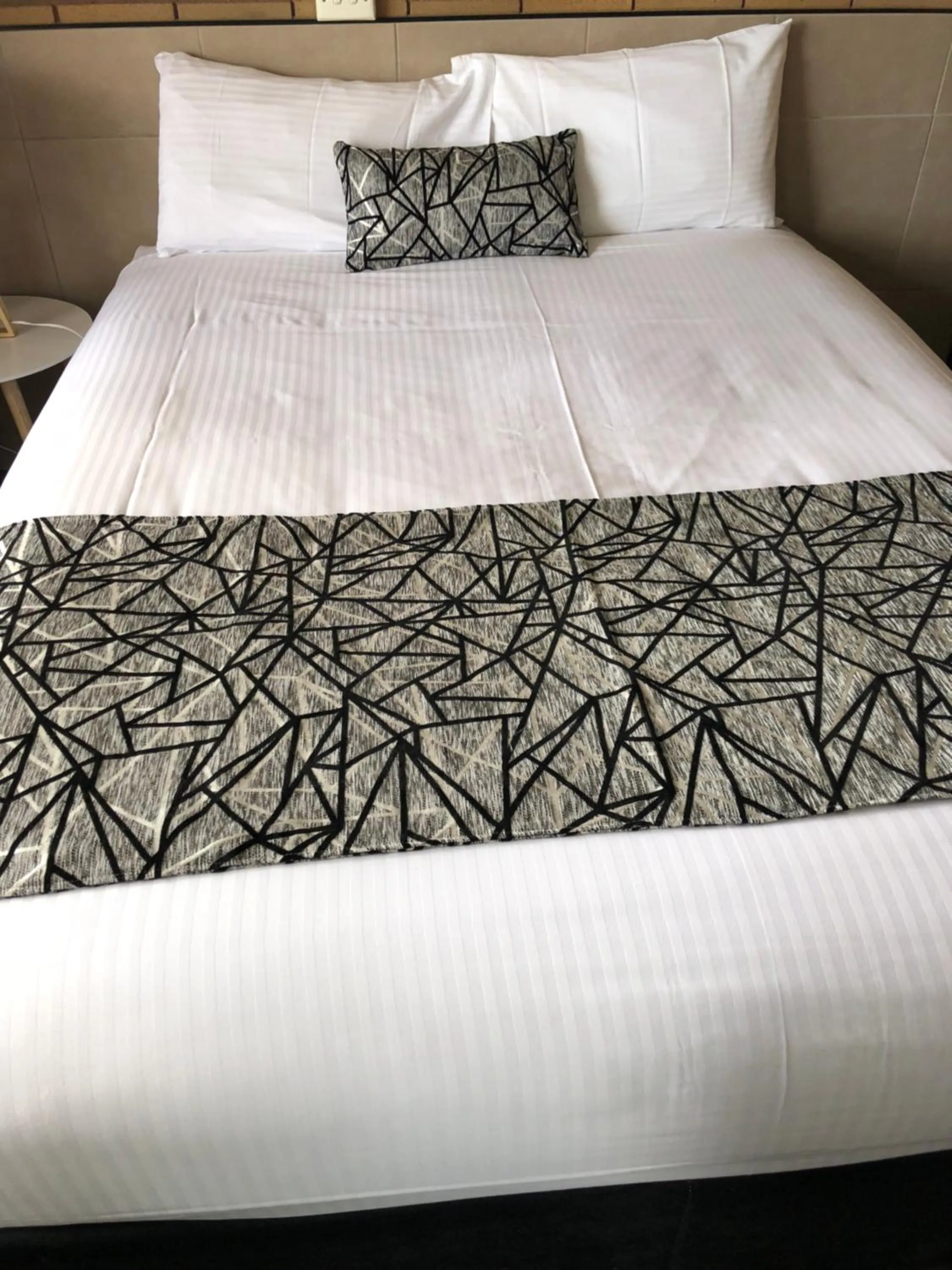 Bed in Tamworth Central Motel