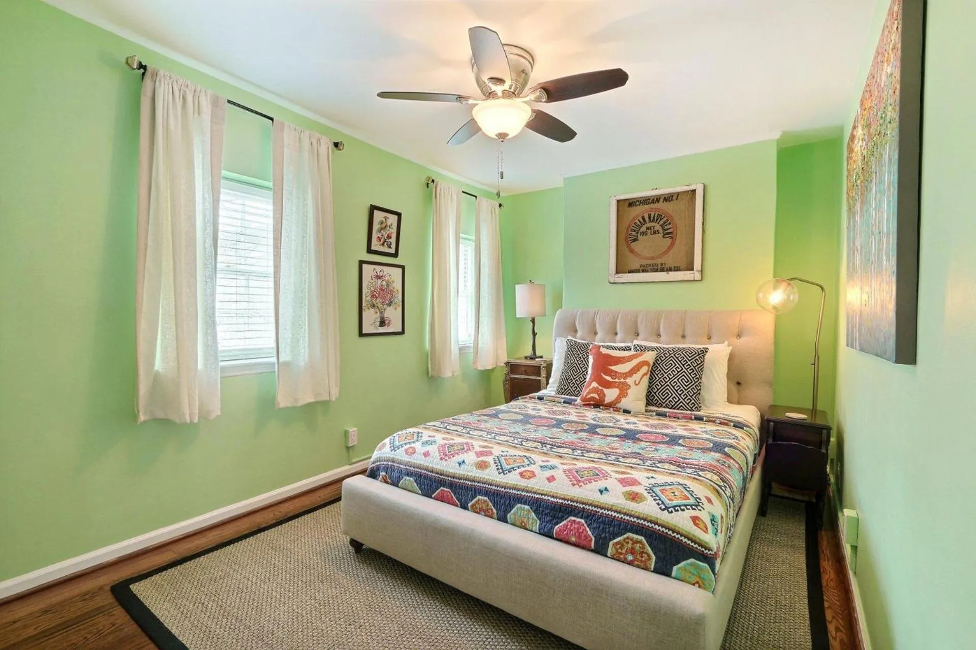 Bed in Coach`s Corner