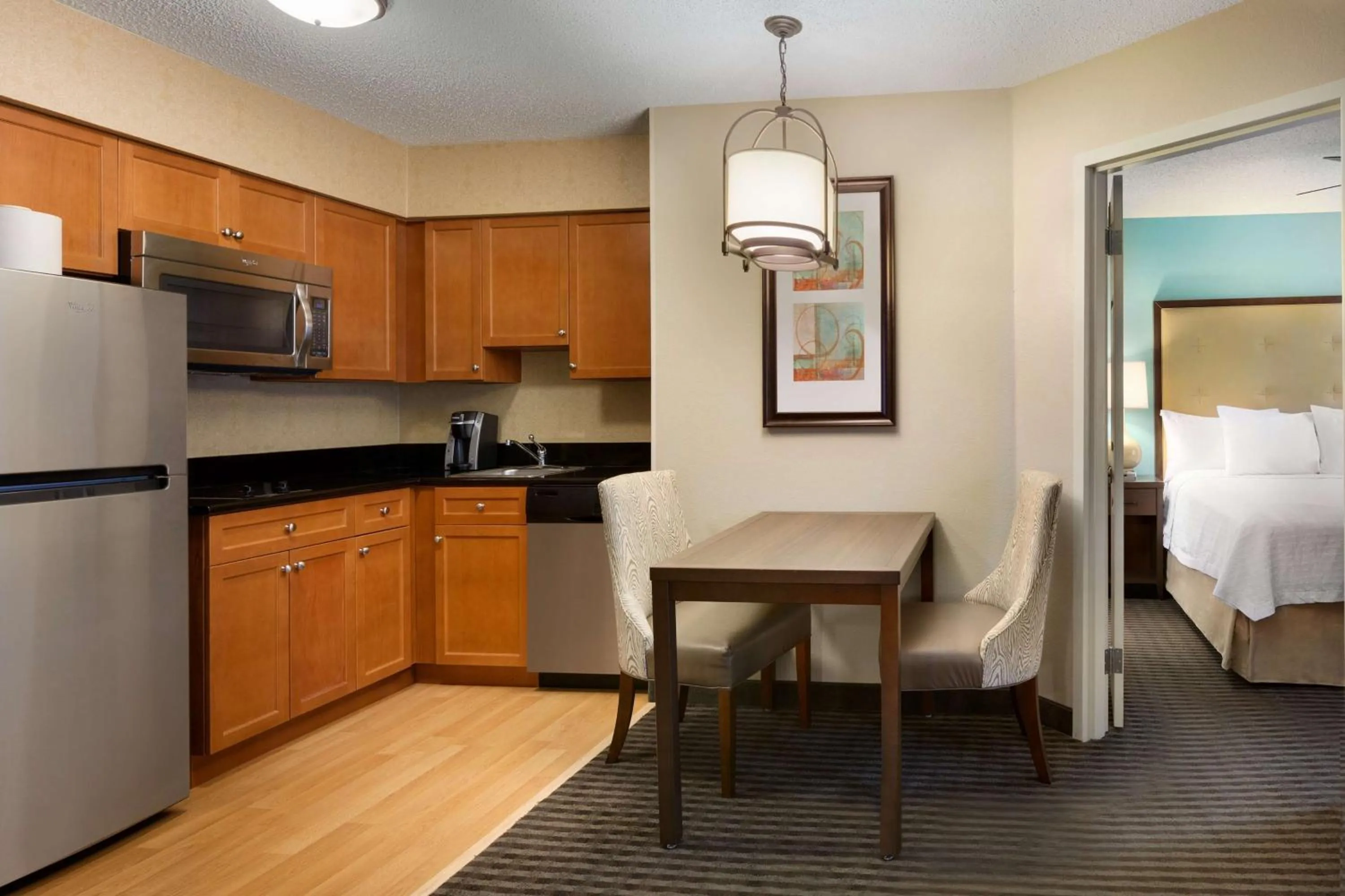 Kitchen or kitchenette, Bed in Homewood Suites by Hilton Houston-Westchase