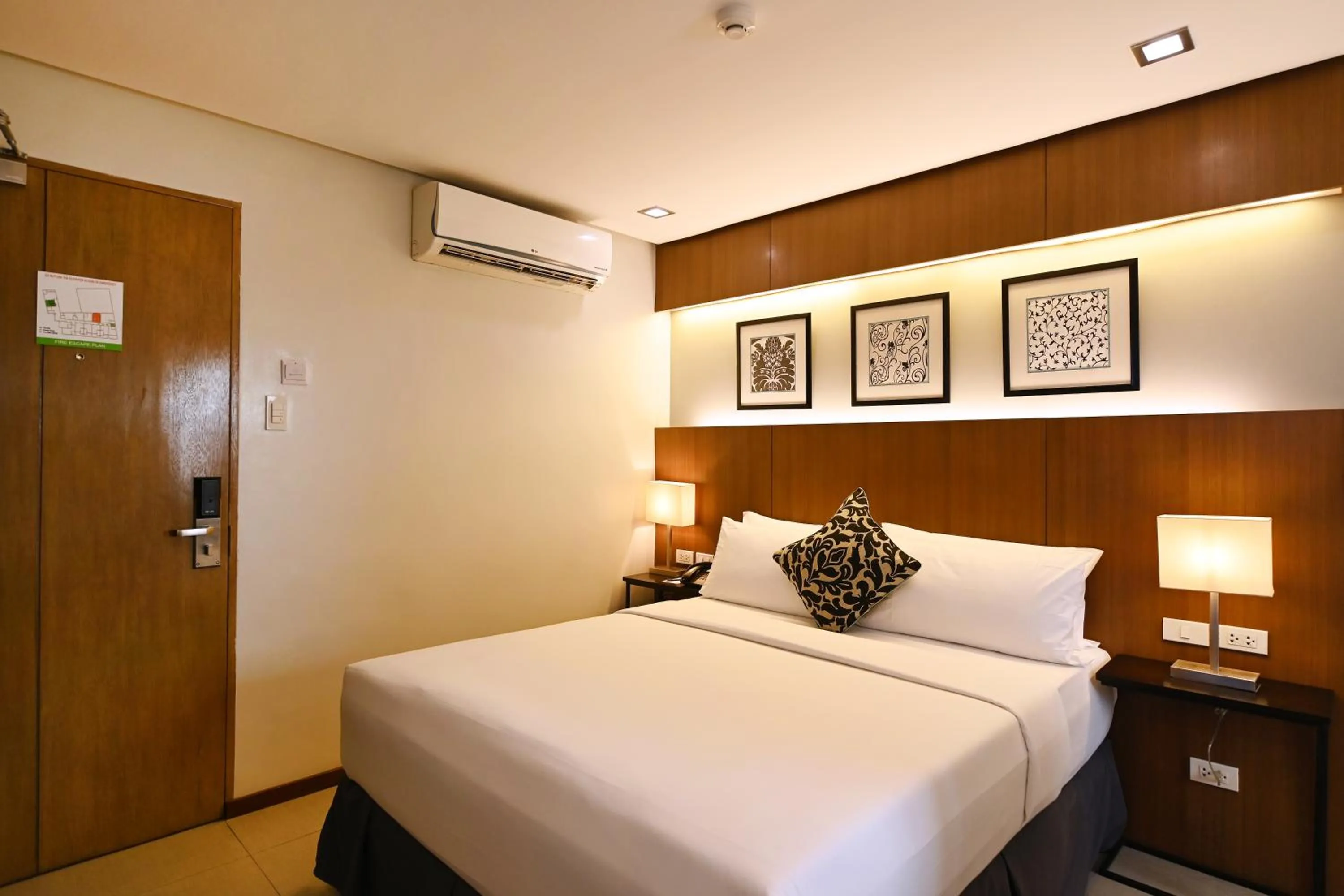 Bedroom, Bed in St Mark Hotel