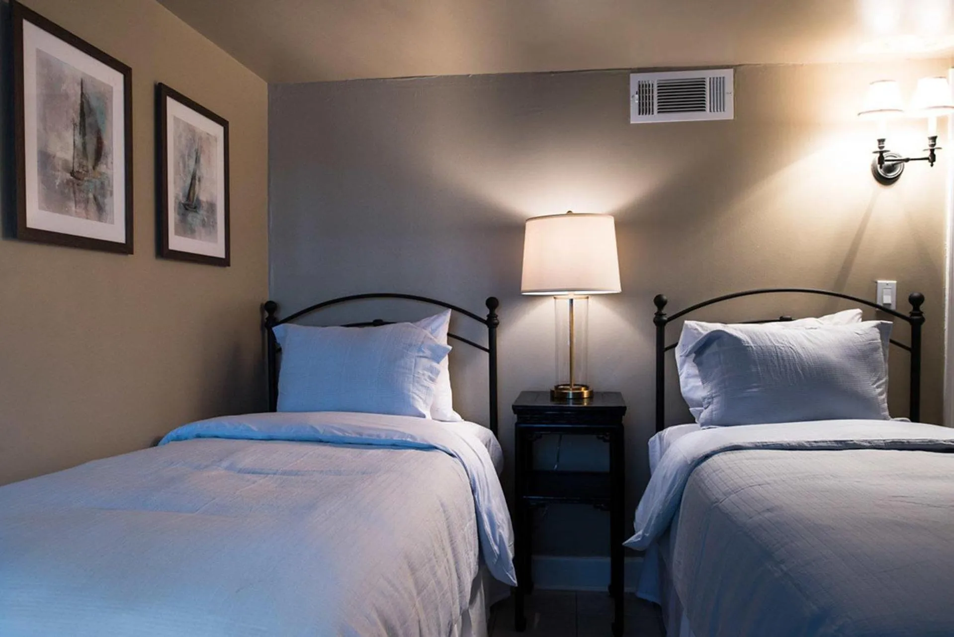 Bed in Orleans Square