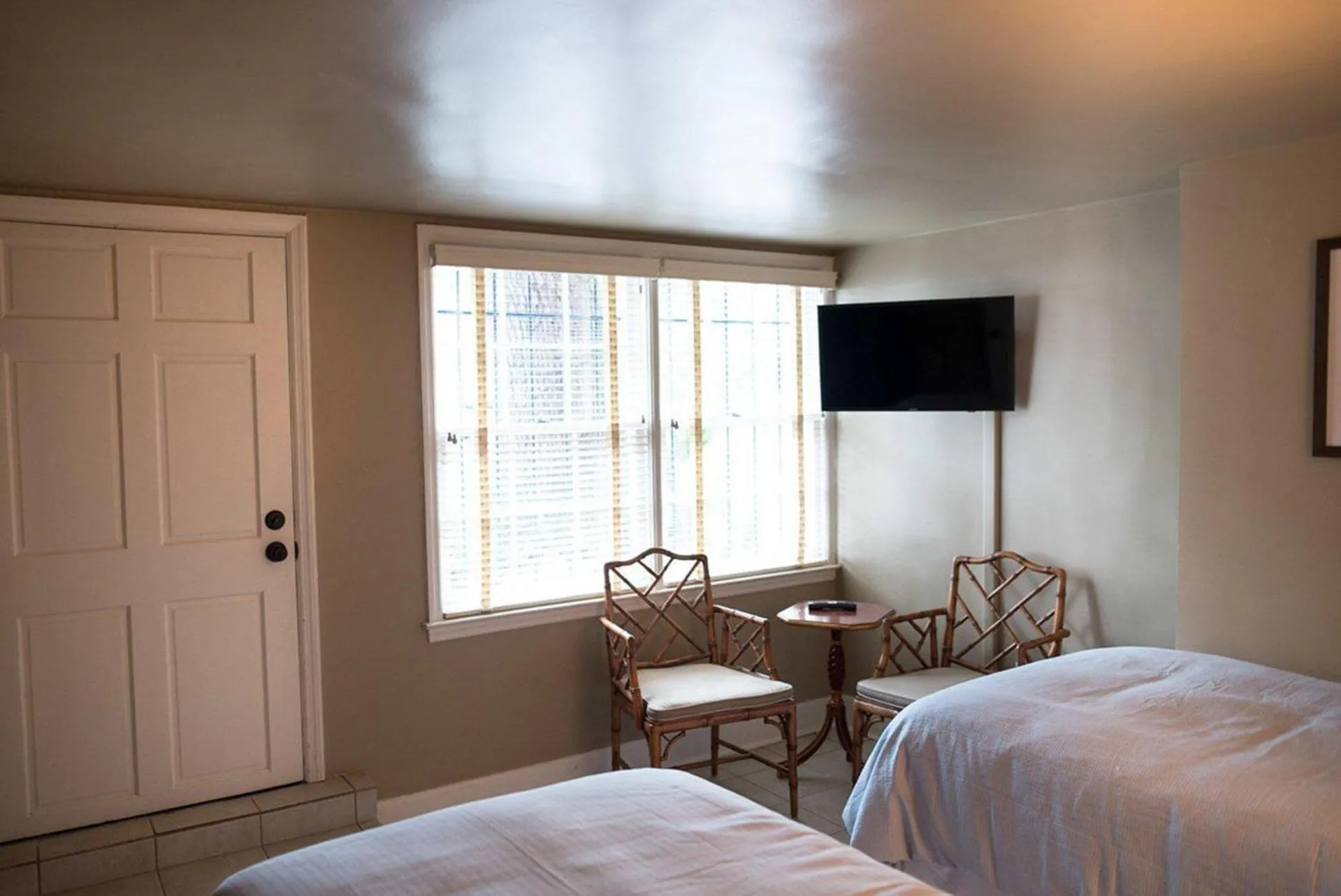 Bed in Orleans Square