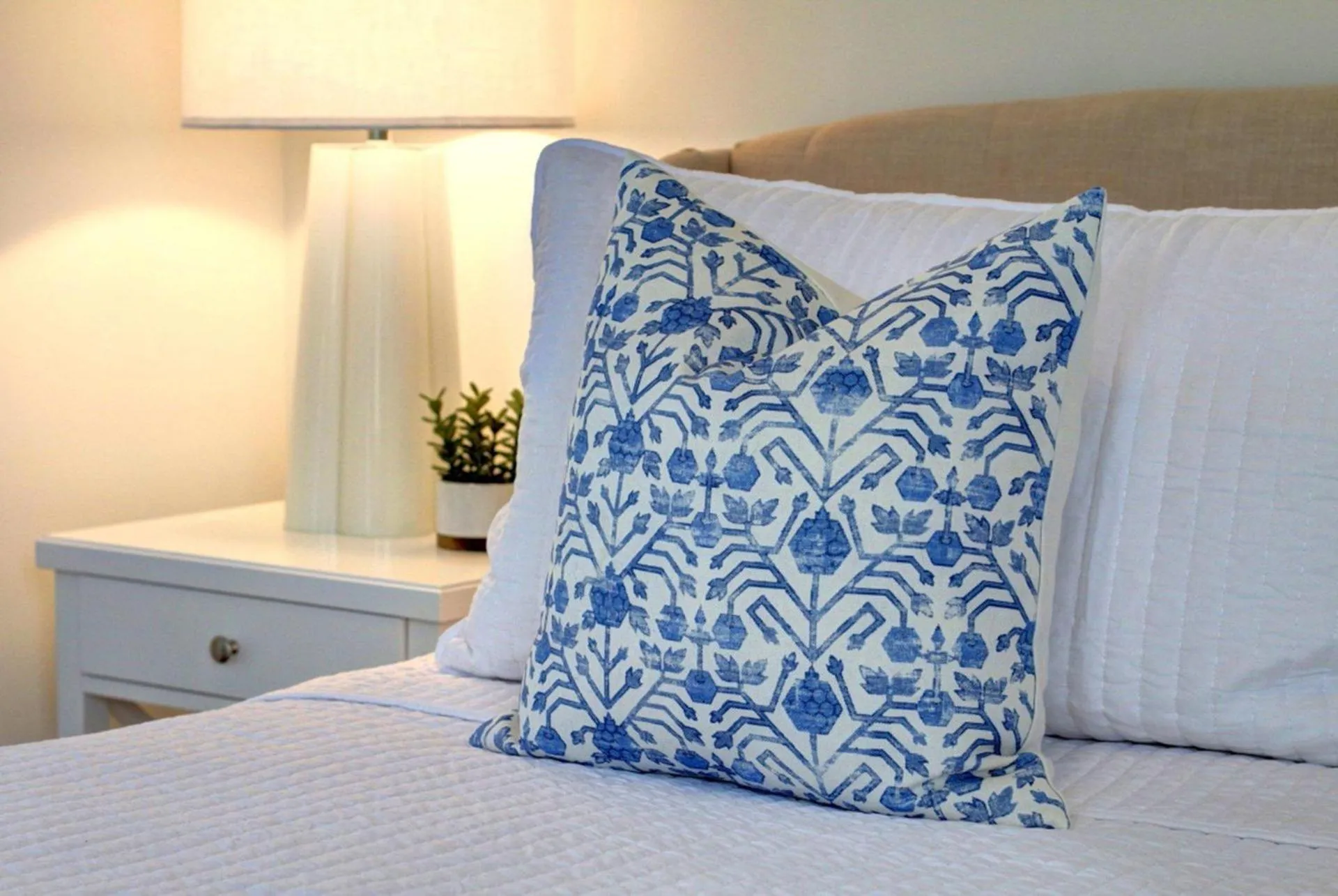 Bed in Habersham Hall