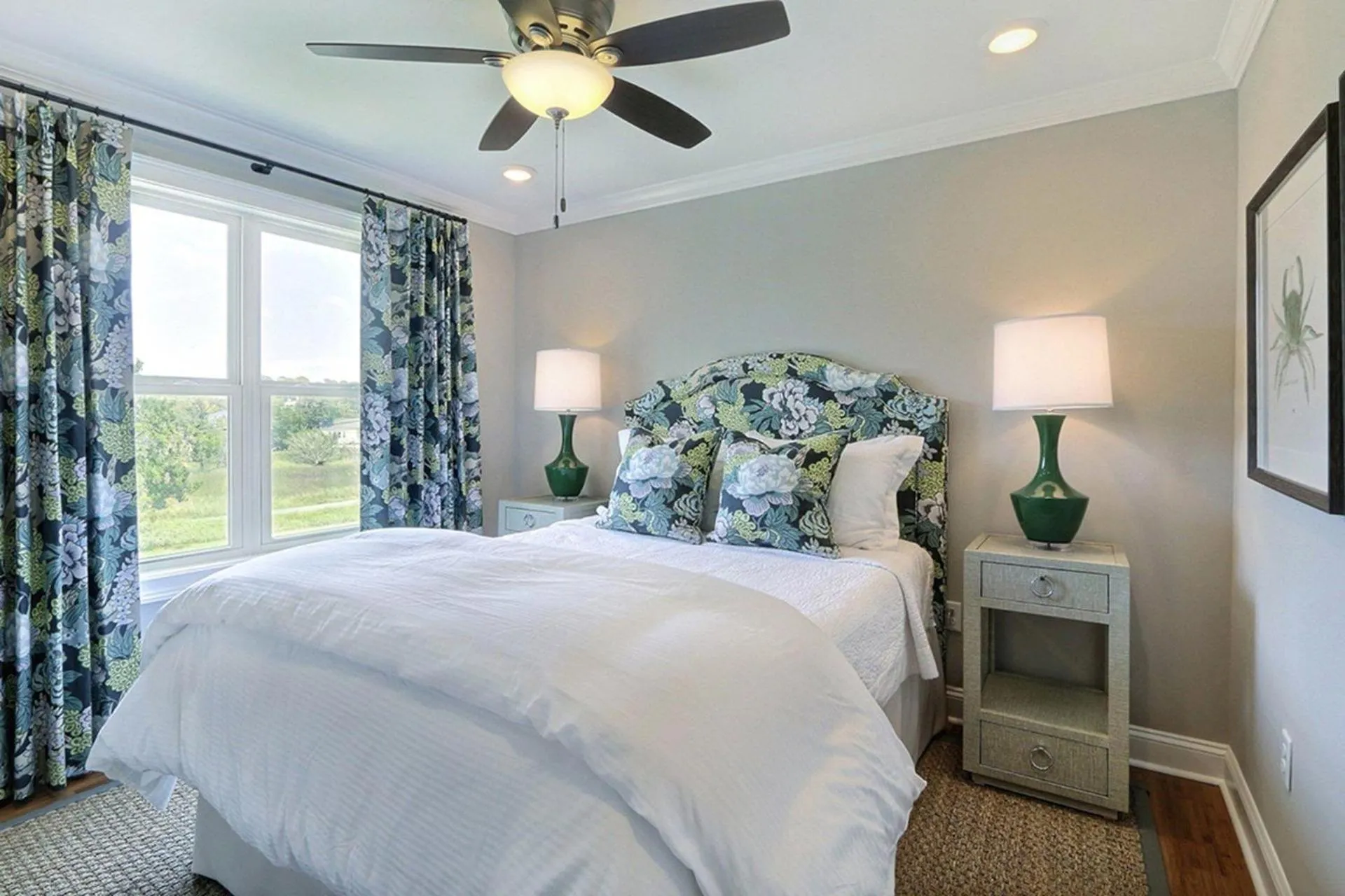 Bed in El Rey Collection 3