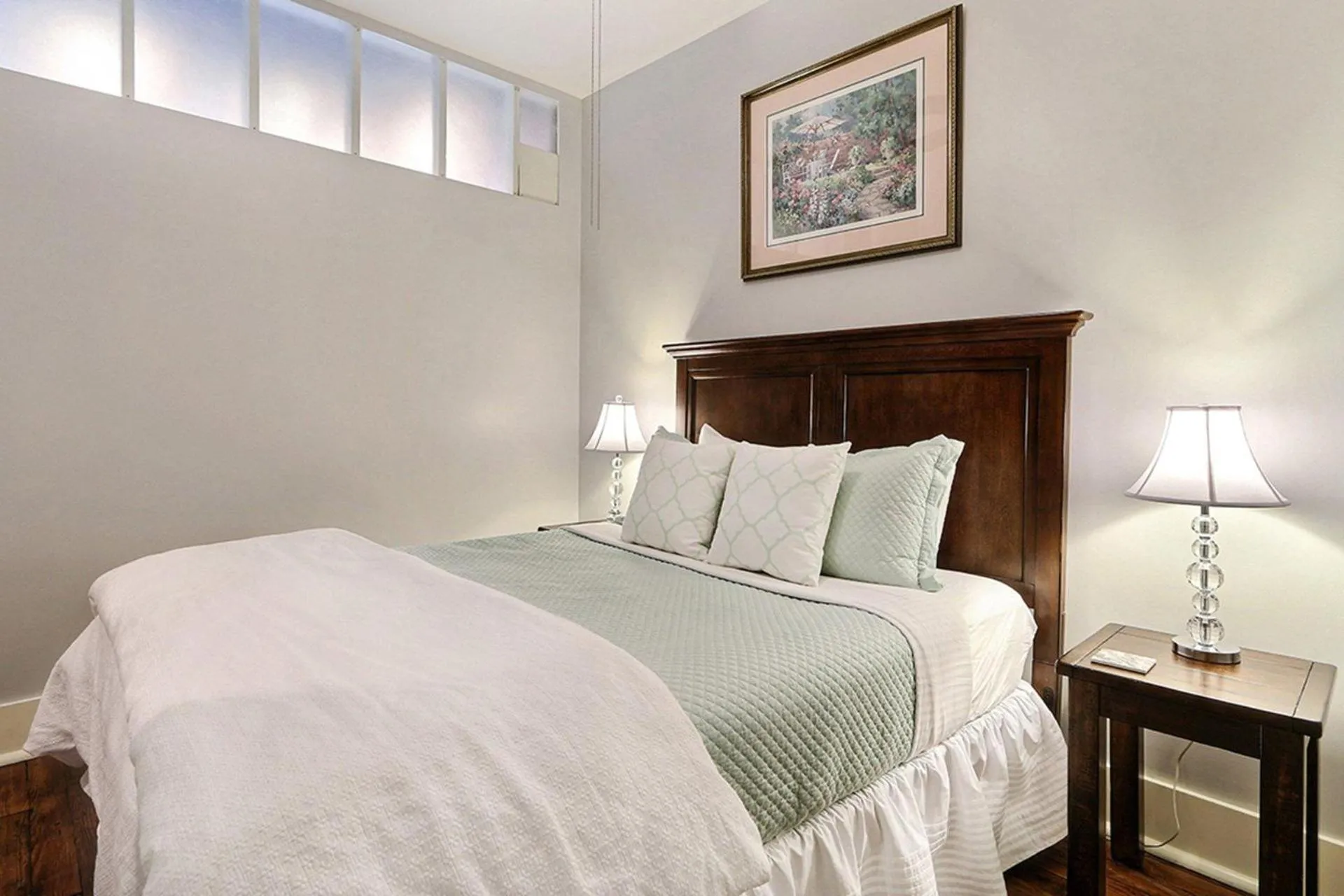 Bed in Ellis Square Loft