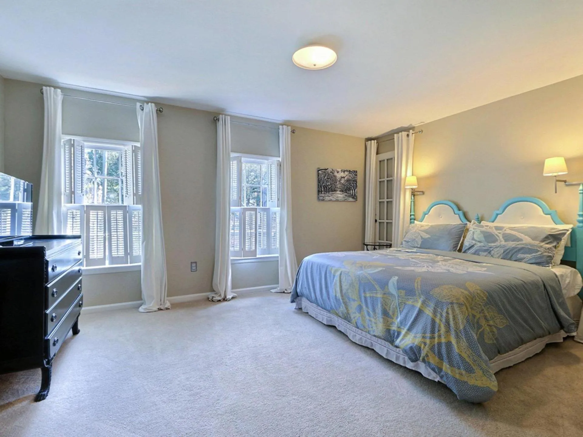 Bed in Pickett`s Place