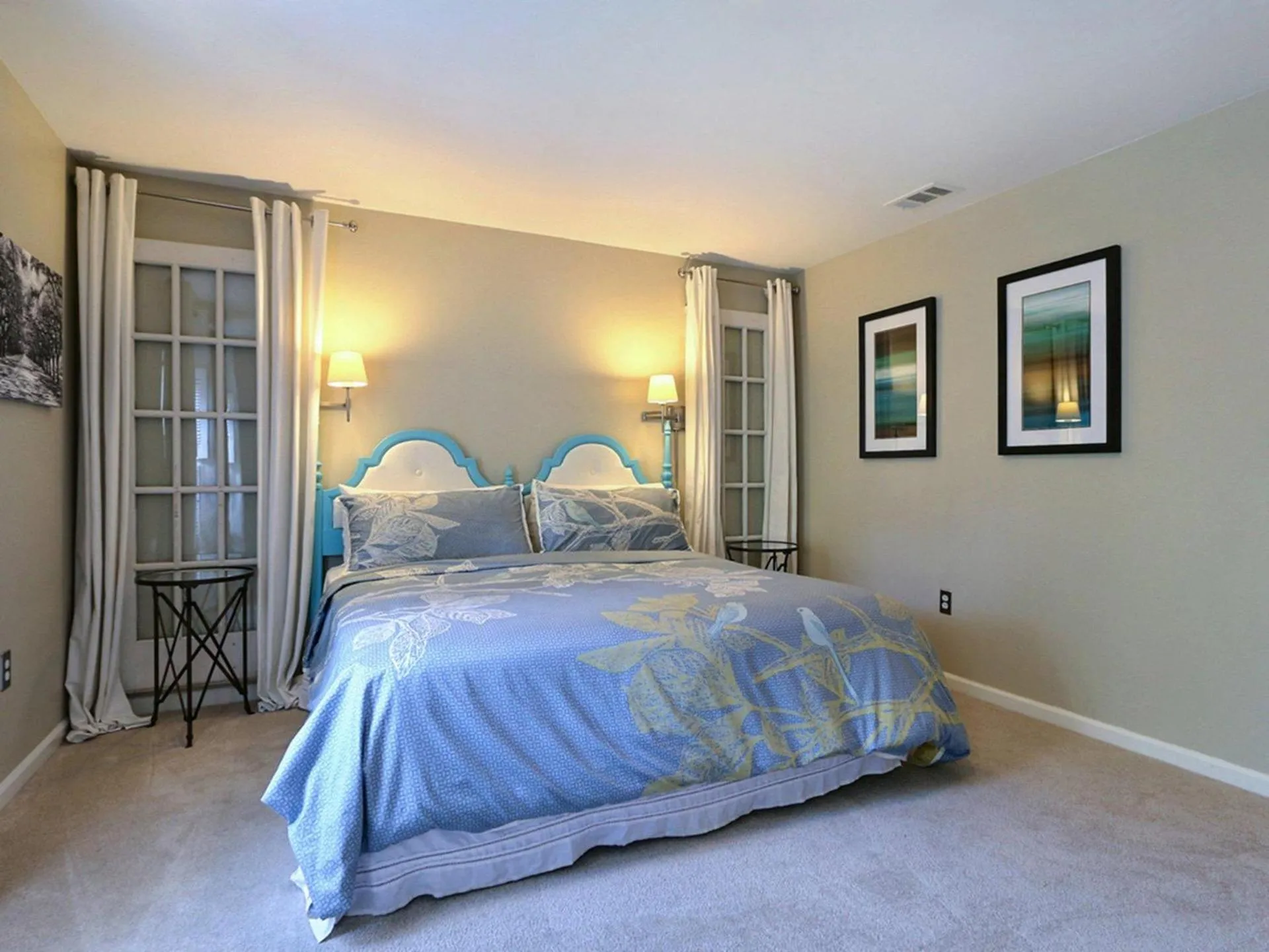 Bed in Pickett`s Place