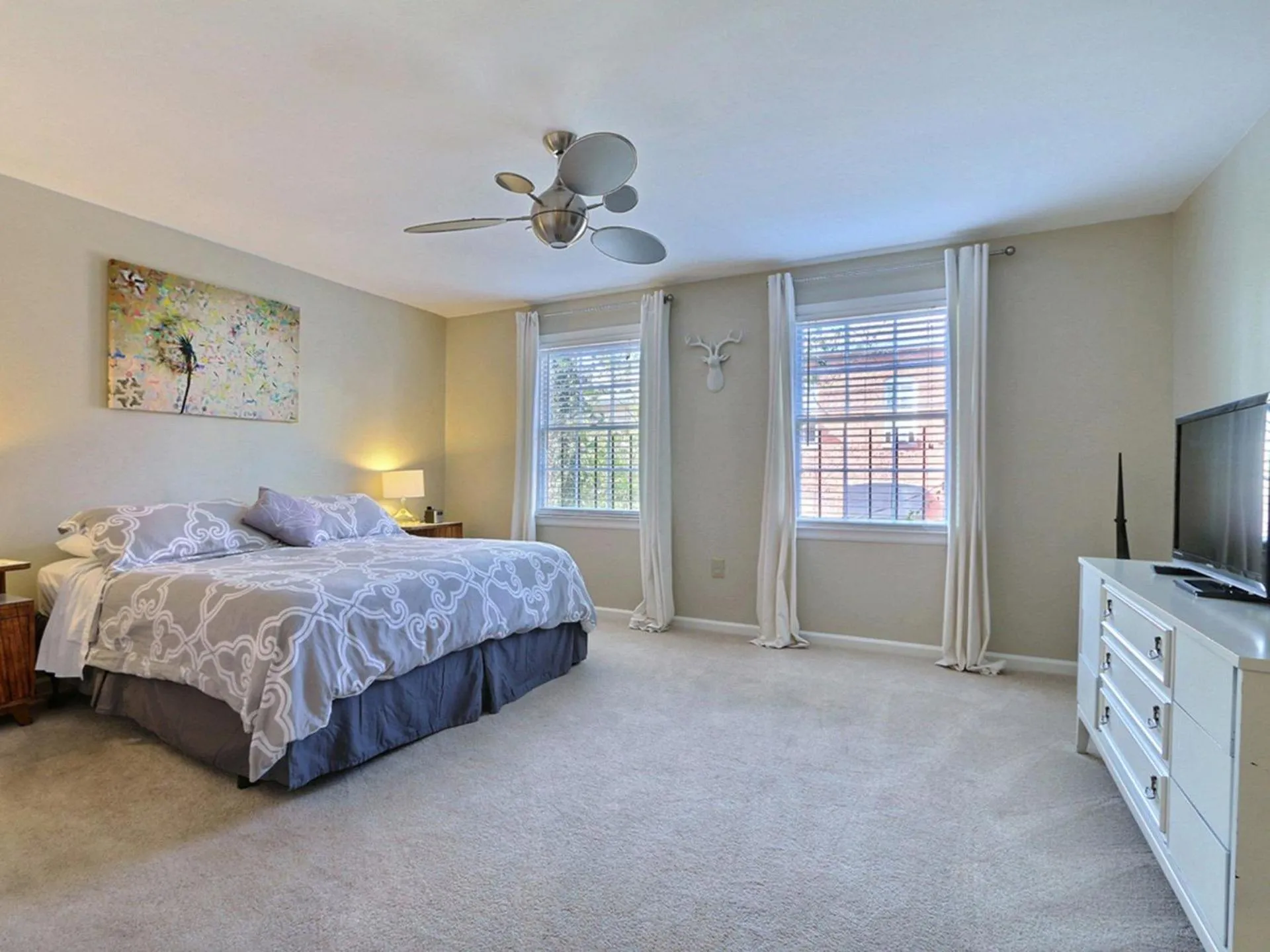 Bed in Pickett`s Place