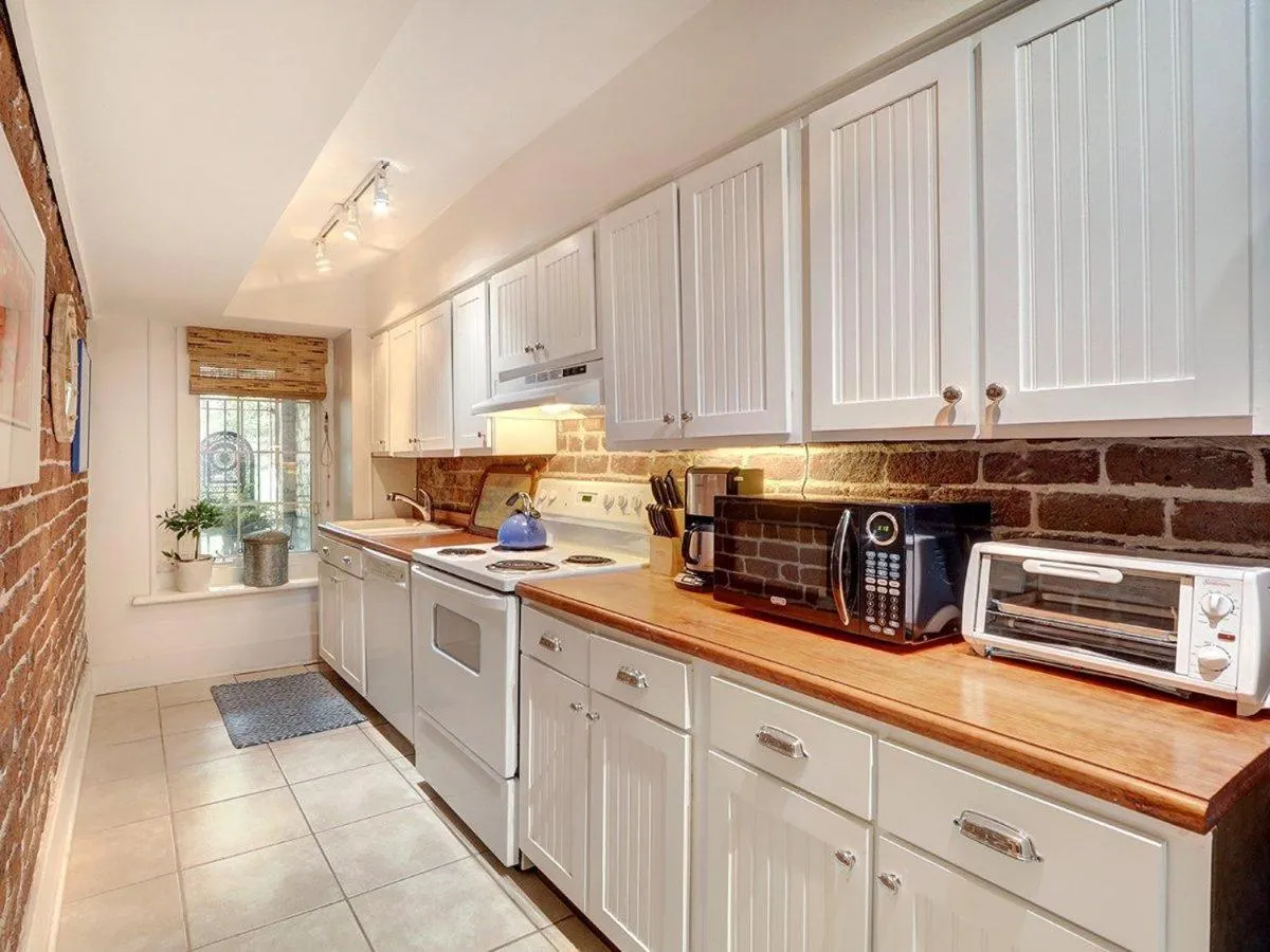 Jones Street Retreat