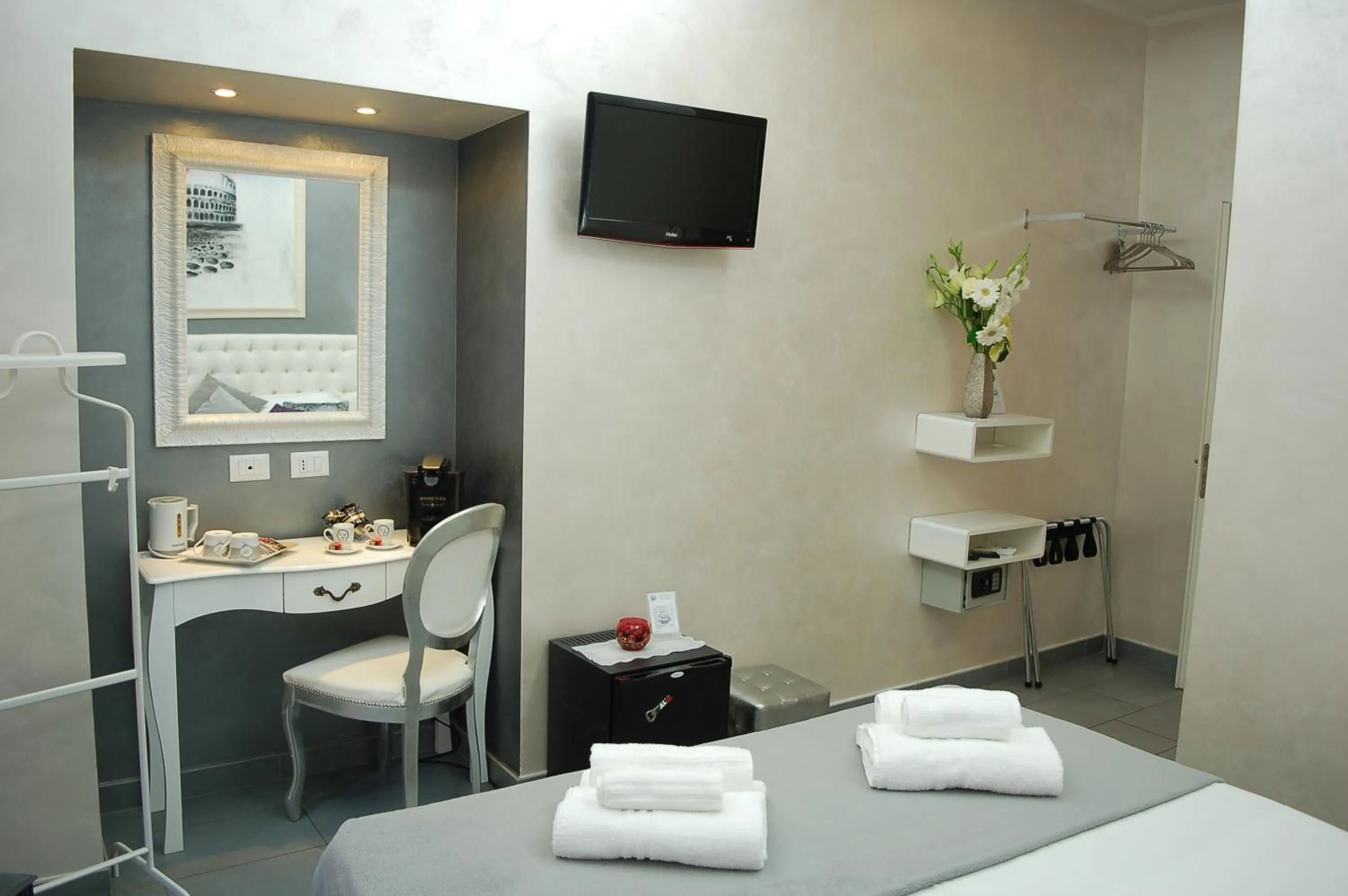 Bed in Relais Cavour Inn