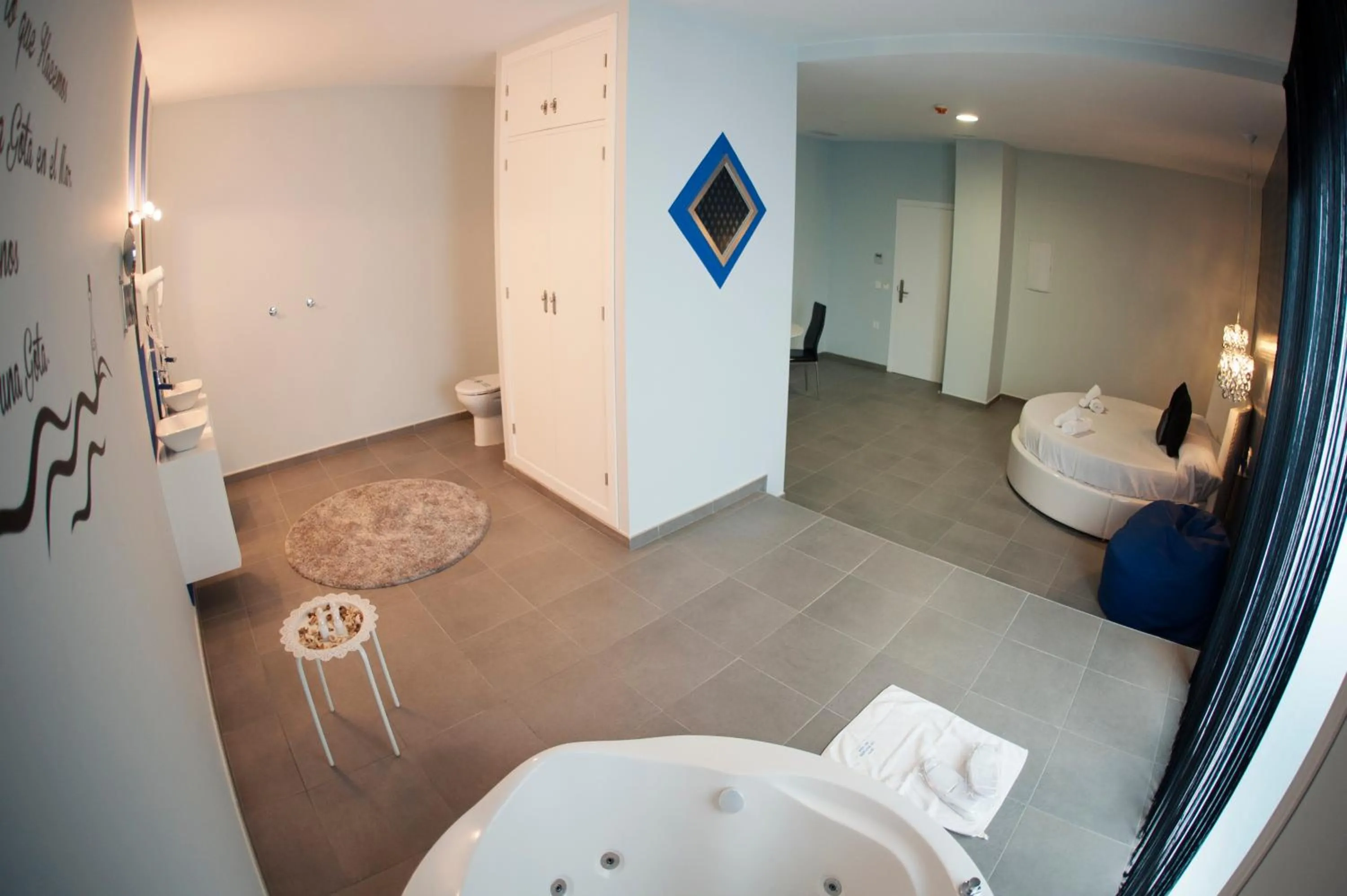Photo of the whole room in Apartamentos Turísticos La Boutique del Mar