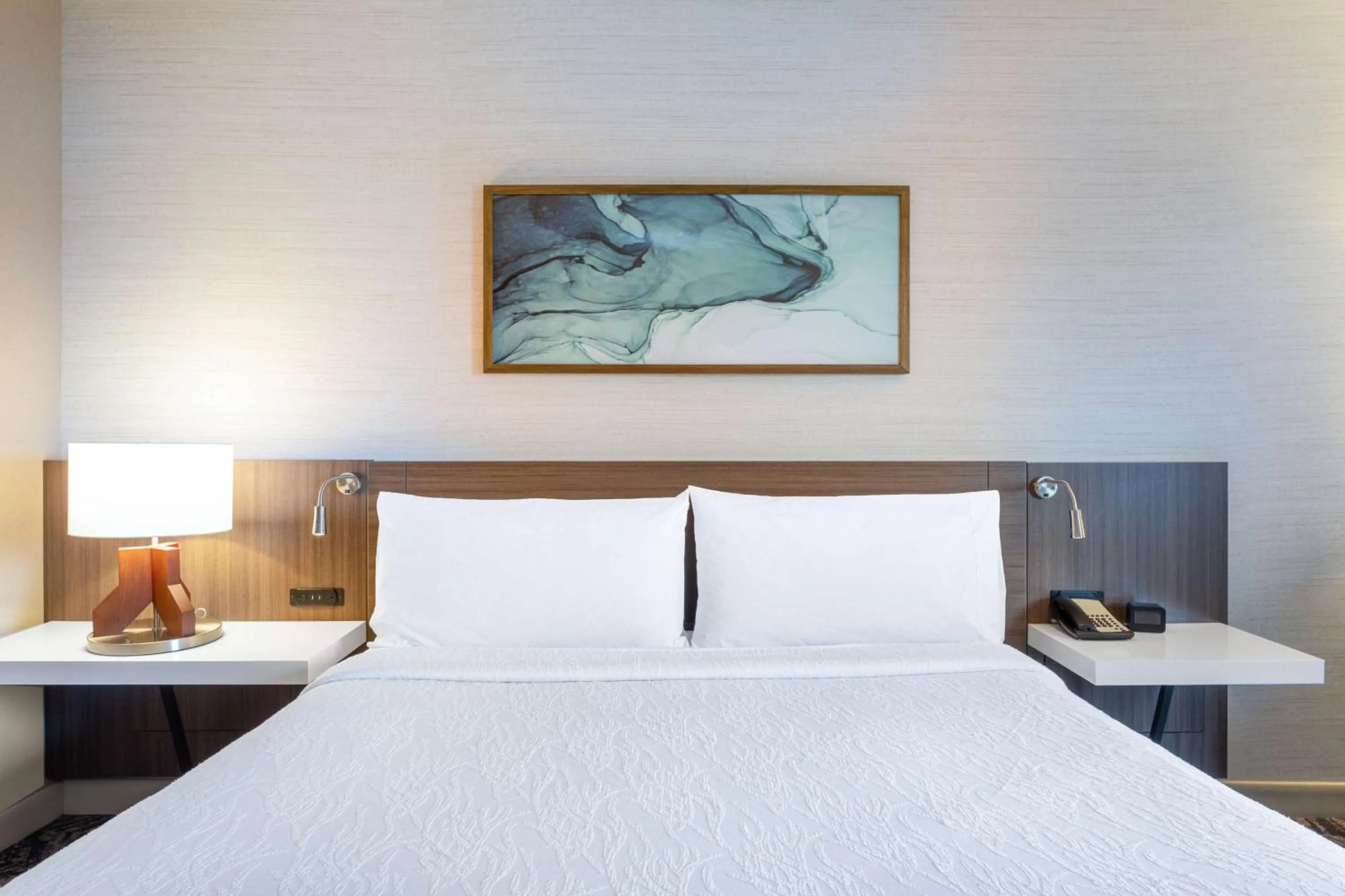 Bed in Hilton Garden Inn Islip/MacArthur Airport