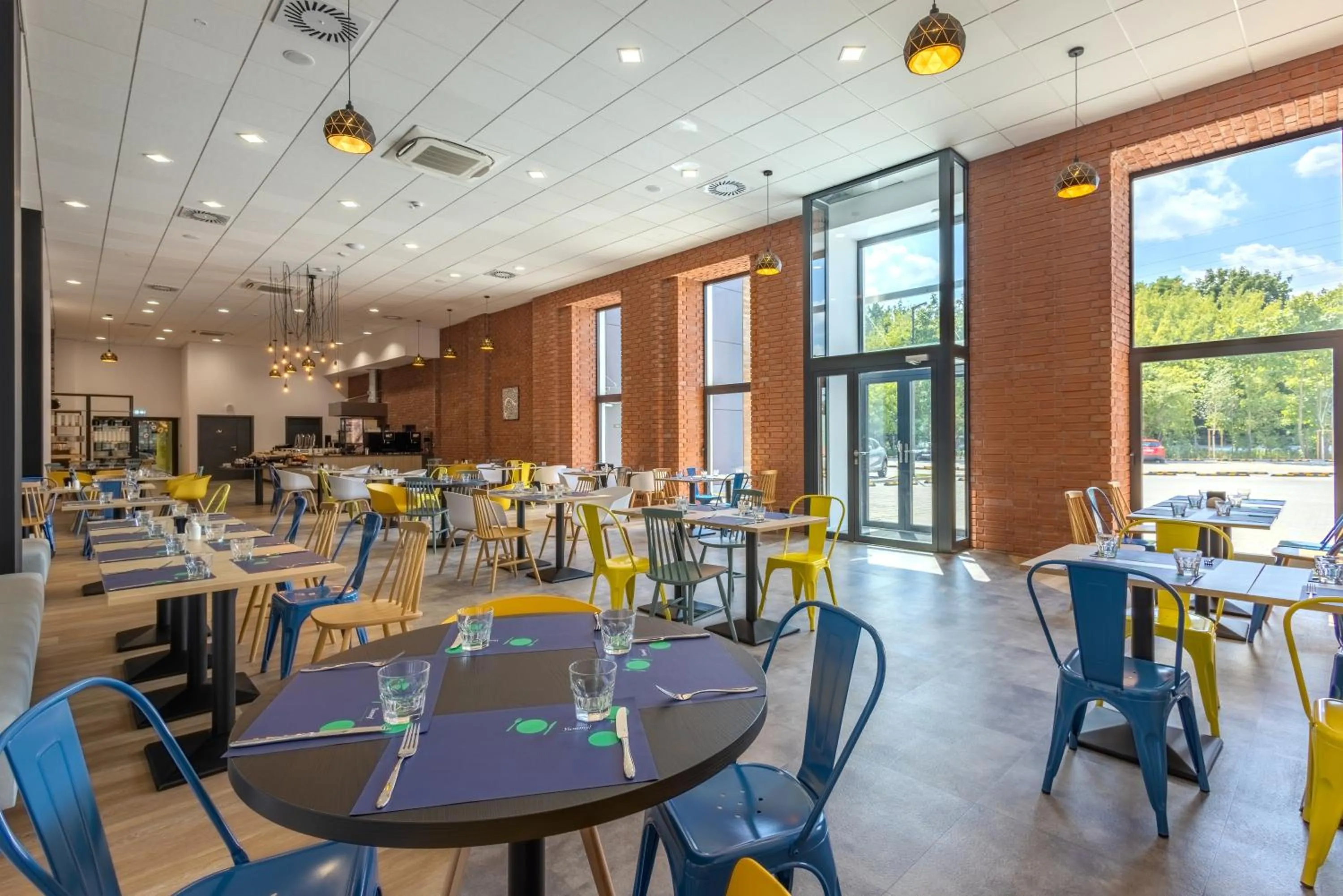 Restaurant/places to eat in Campanile Warszawa Północ