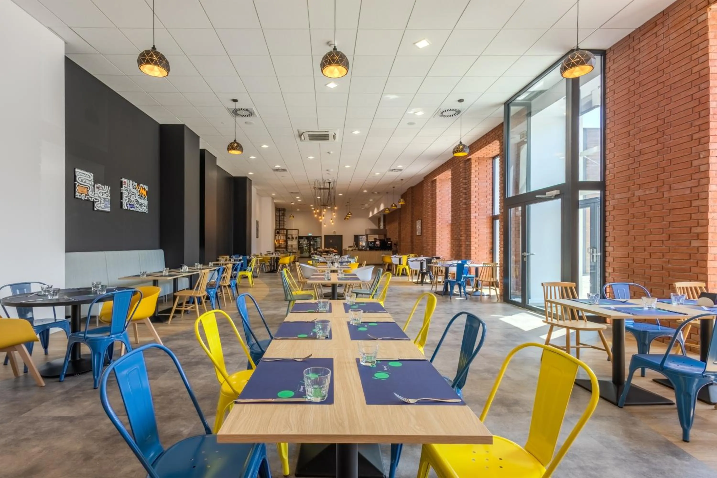 Restaurant/places to eat in Campanile Warszawa Północ