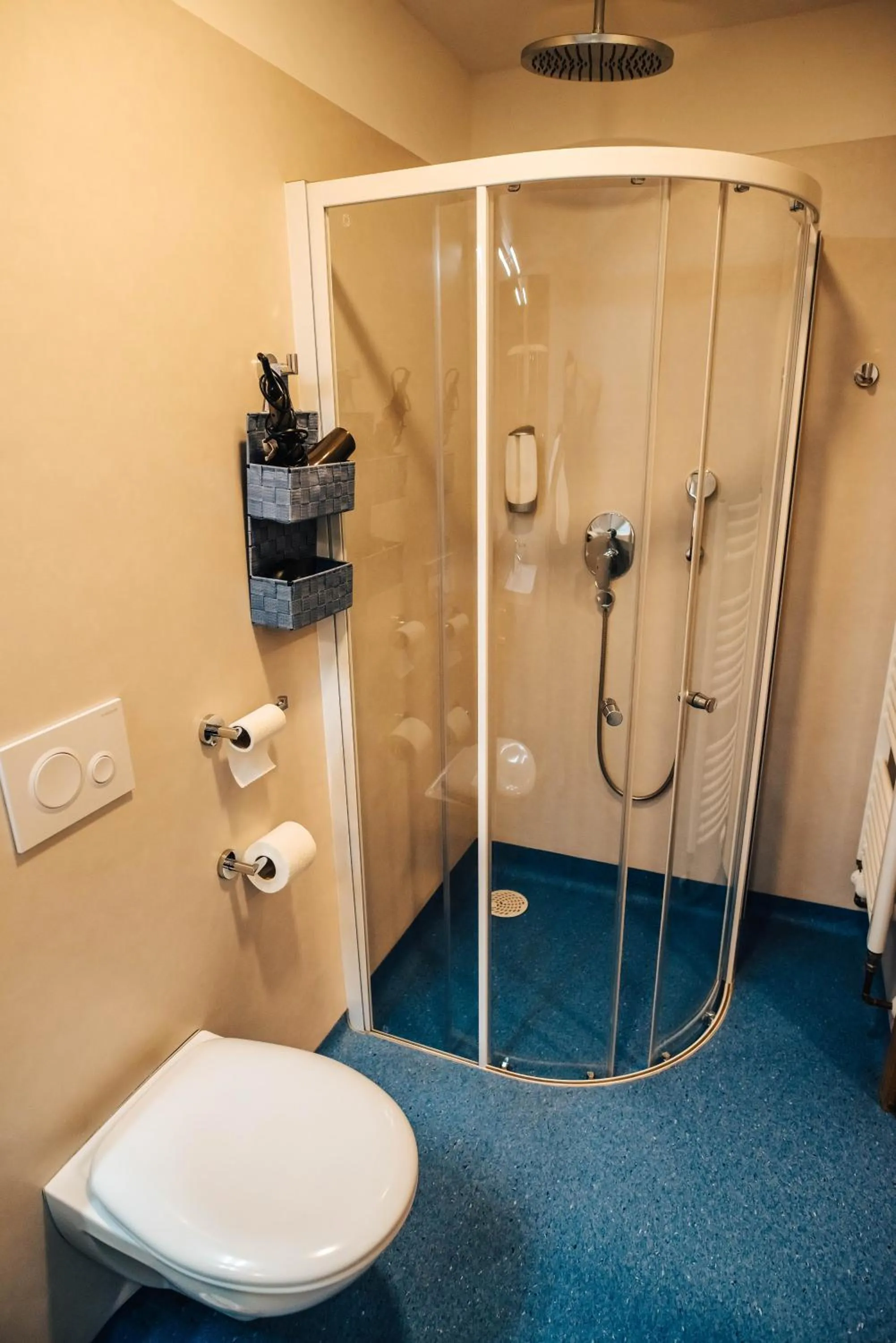 Shower in Hotel Forea