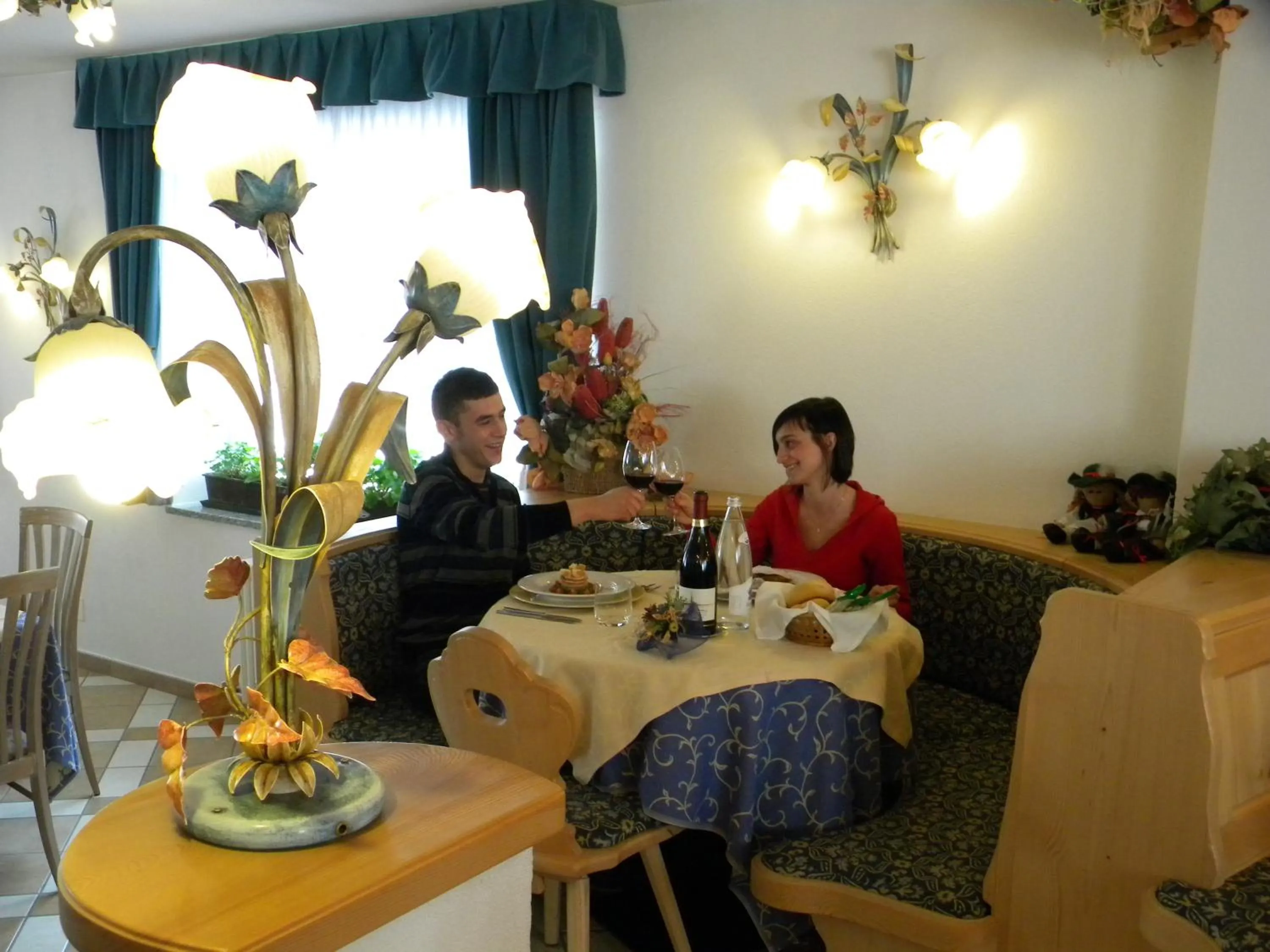 Restaurant/places to eat in Hotel El Pilon