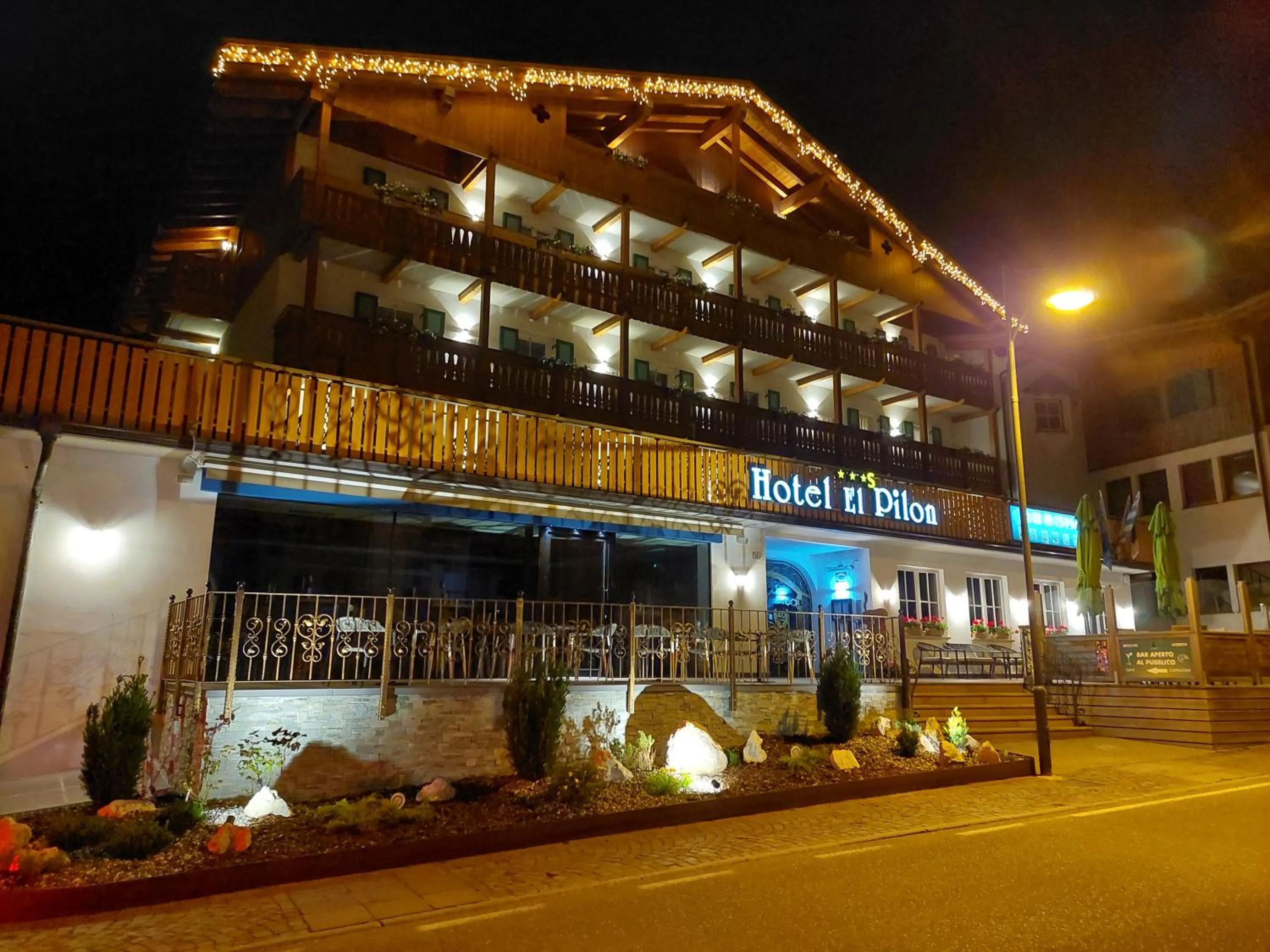 Property building in Hotel El Pilon