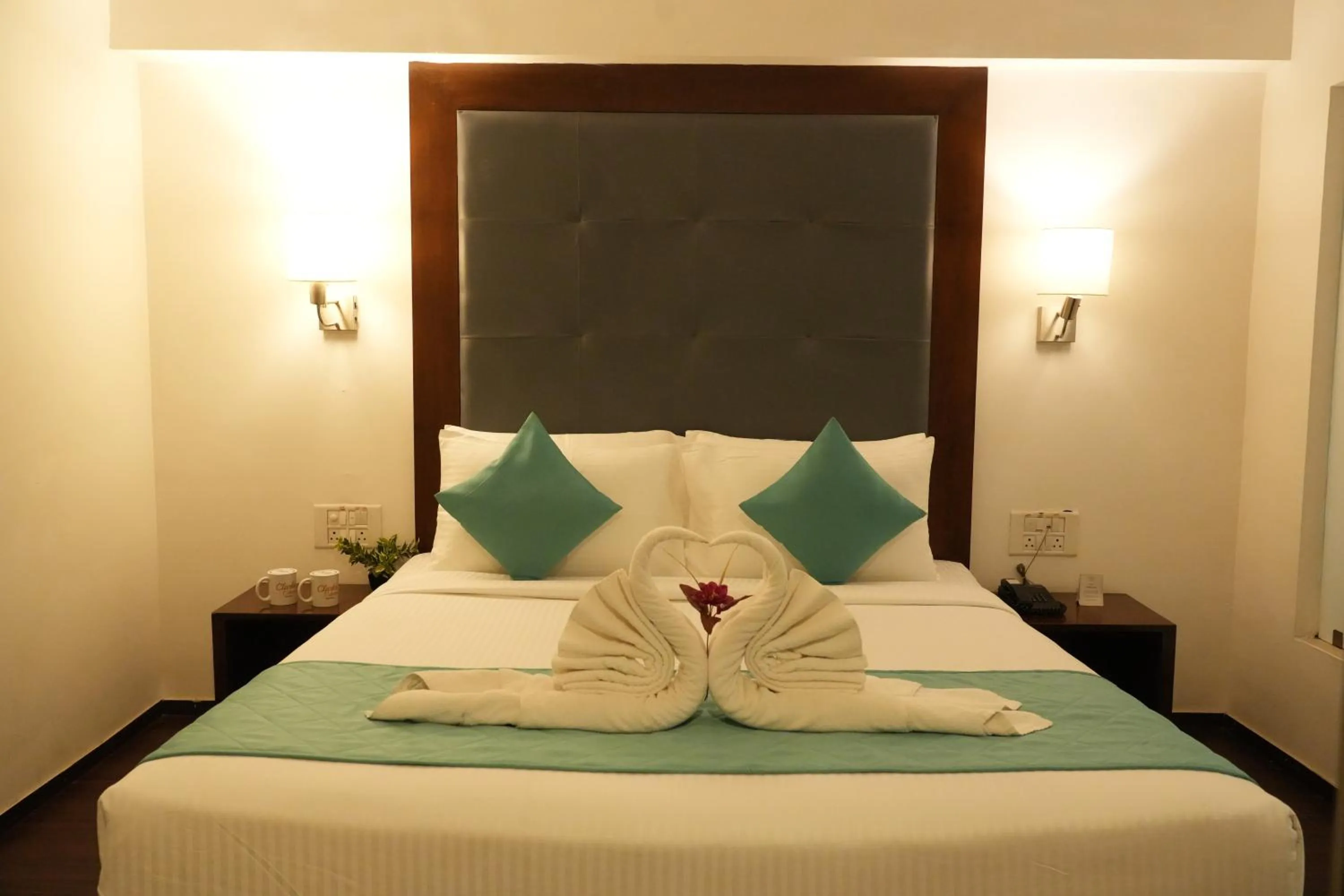 Bed in Hotel Clarks Collection Bhavnagar