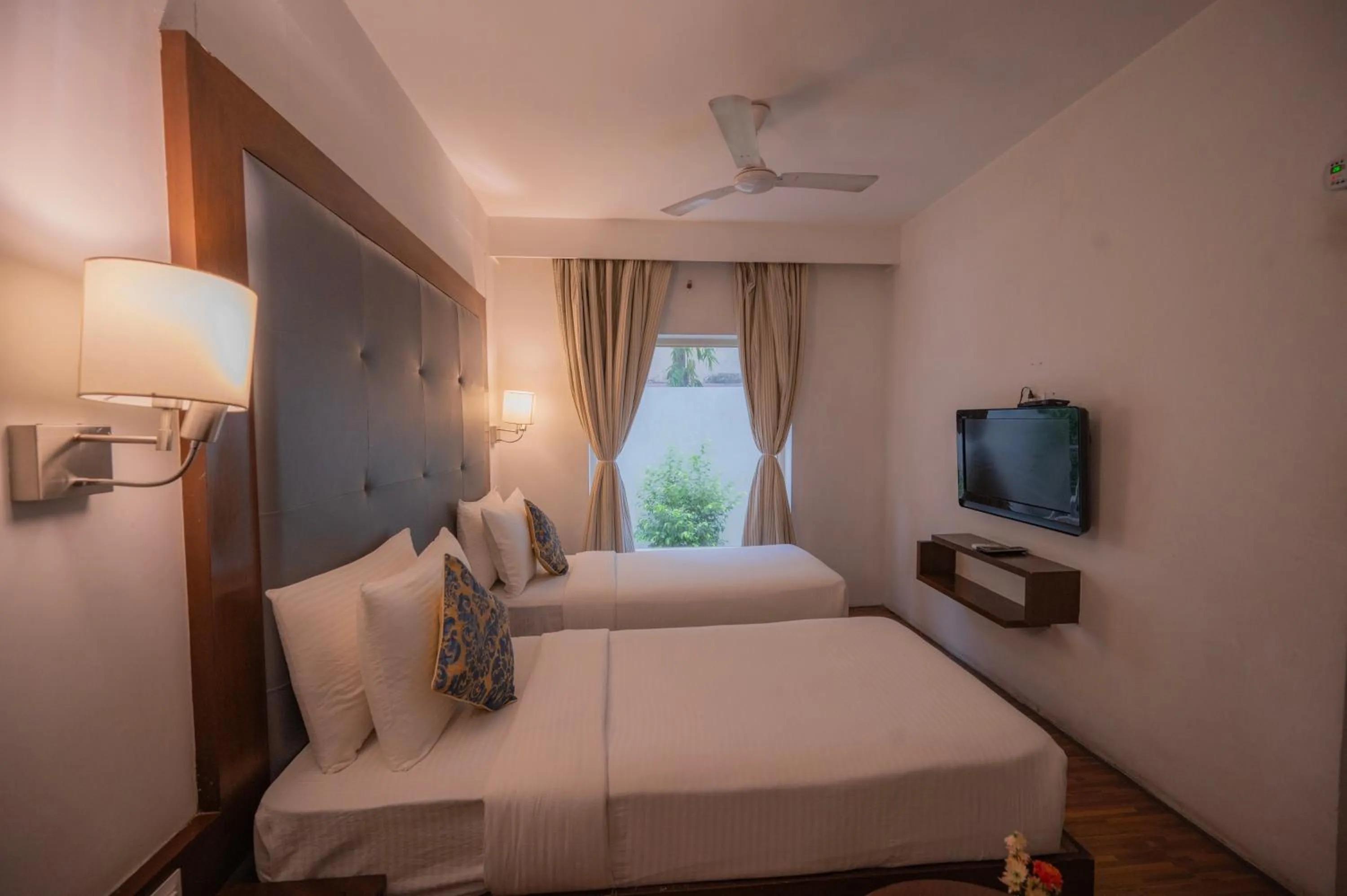 Bed in Hotel Clarks Collection Bhavnagar