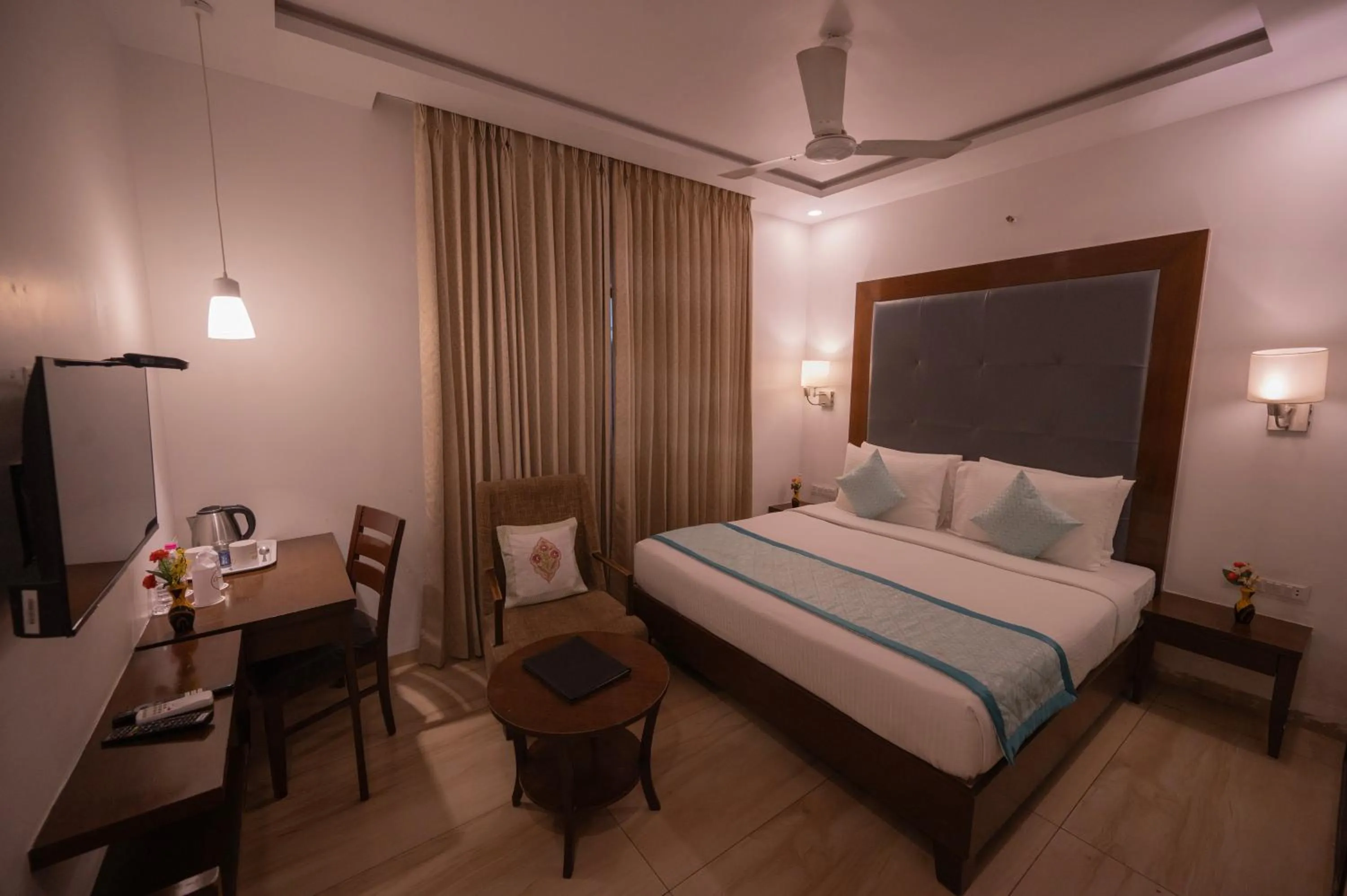 Bed in Hotel Clarks Collection Bhavnagar