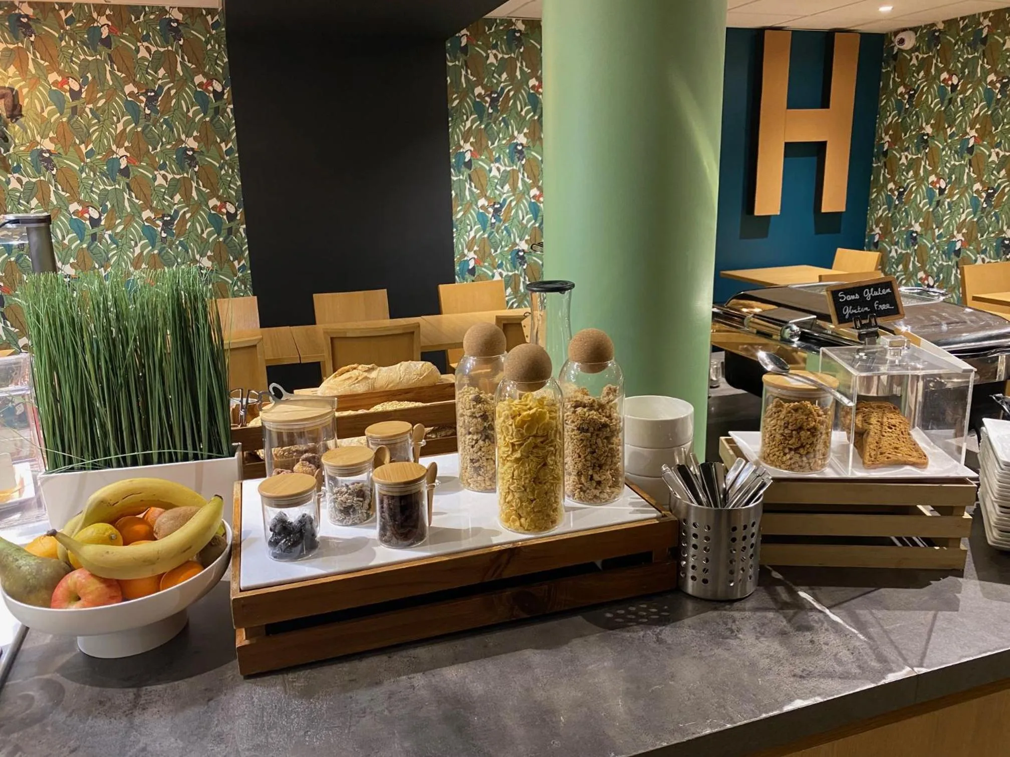 Breakfast in Brit Hotel Reims Croix Blandin