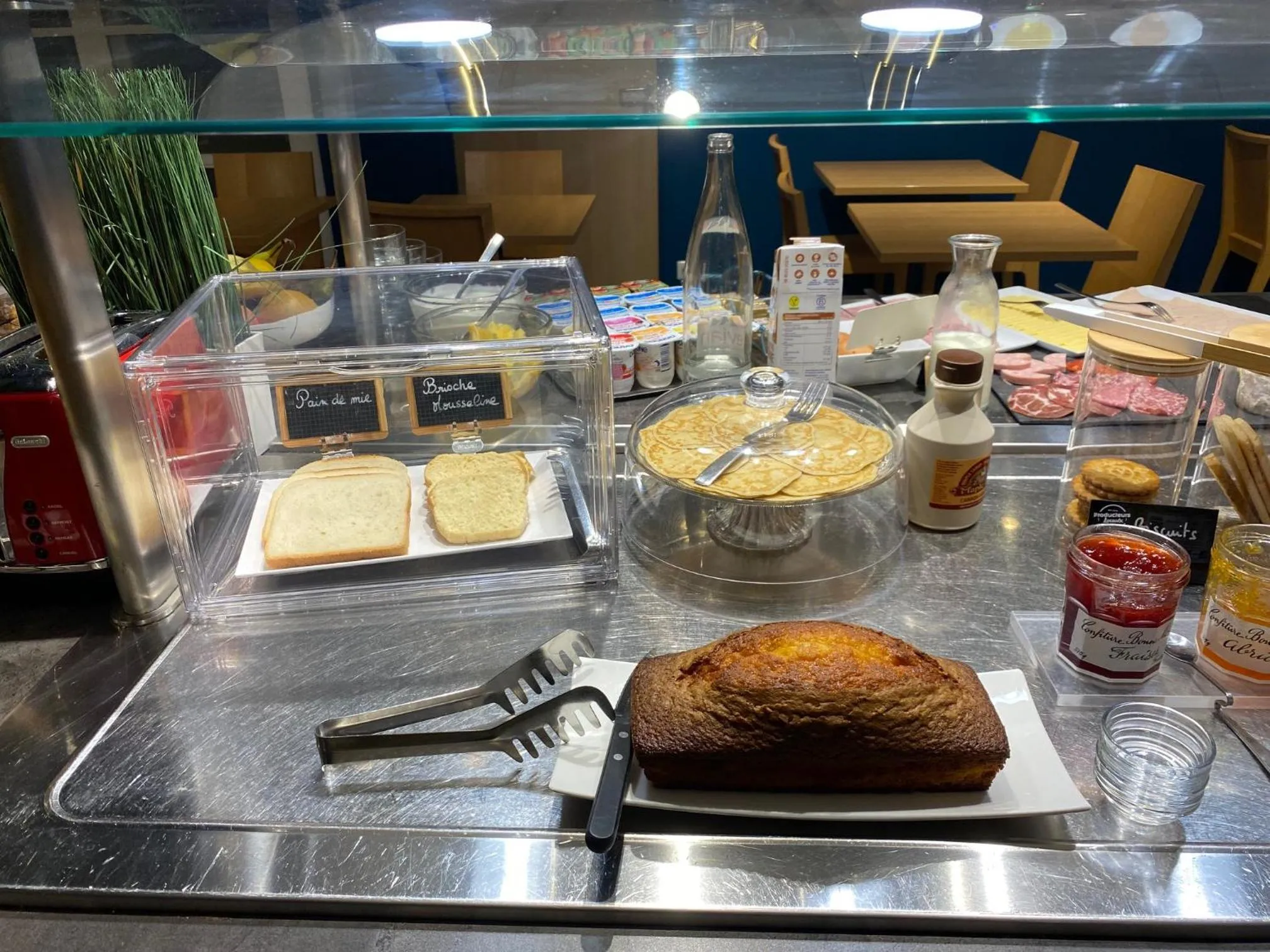 Breakfast in Brit Hotel Reims Croix Blandin