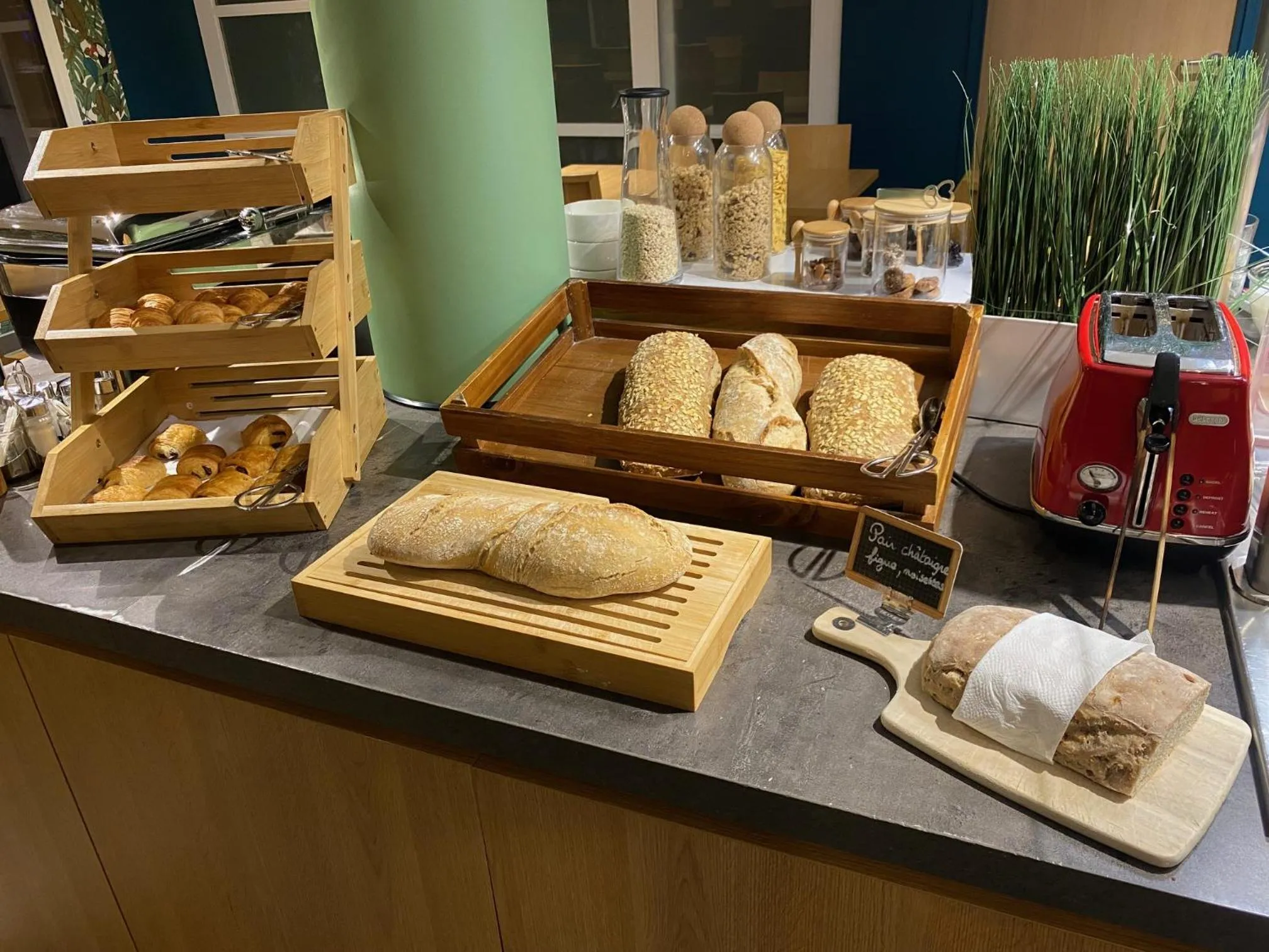 Breakfast in Brit Hotel Reims Croix Blandin