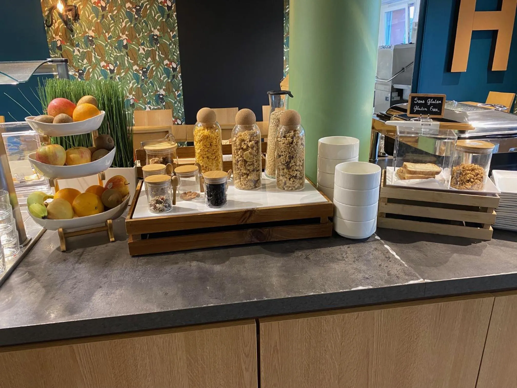 Breakfast in Brit Hotel Reims Croix Blandin