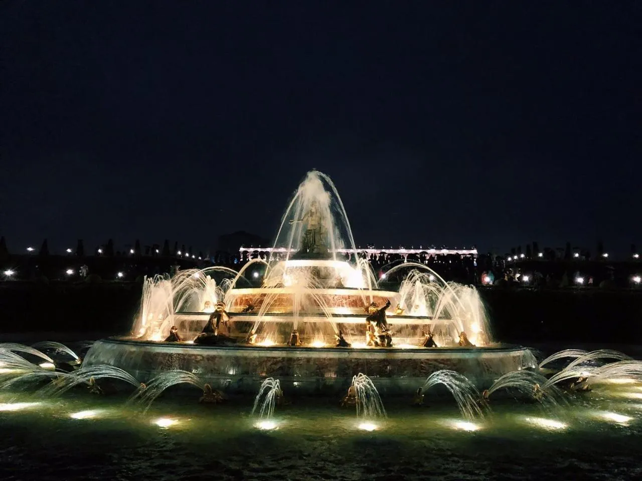 Night in Hotel des Lys