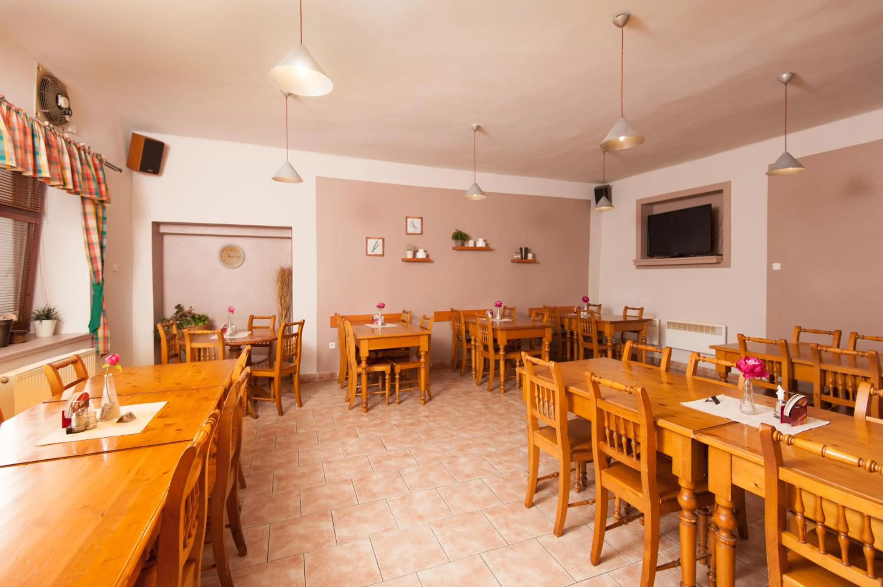 Restaurant/places to eat in Hotel Pošta