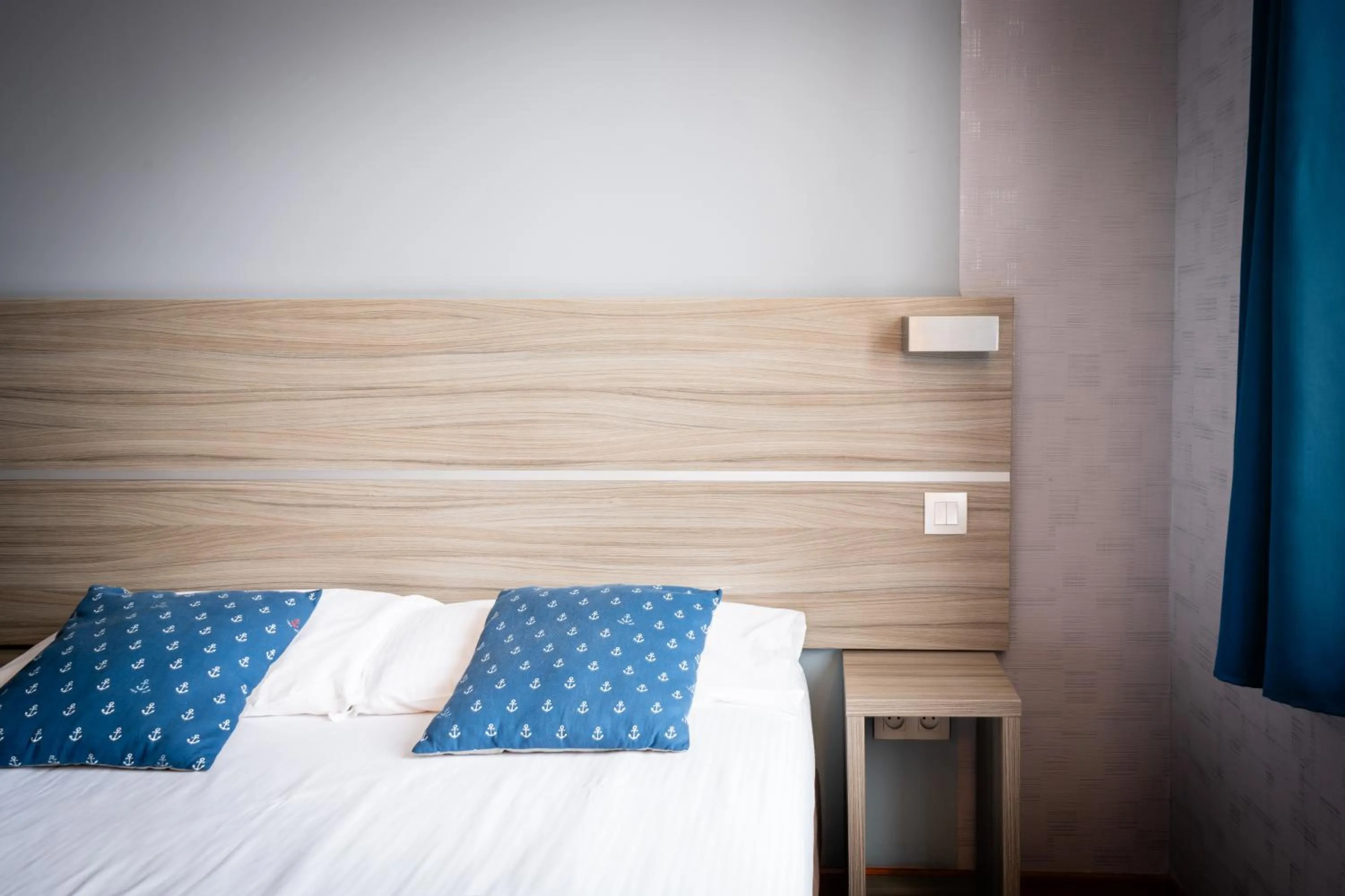 Bedroom, Bed in Logis hôtel Au Relais Nivernais