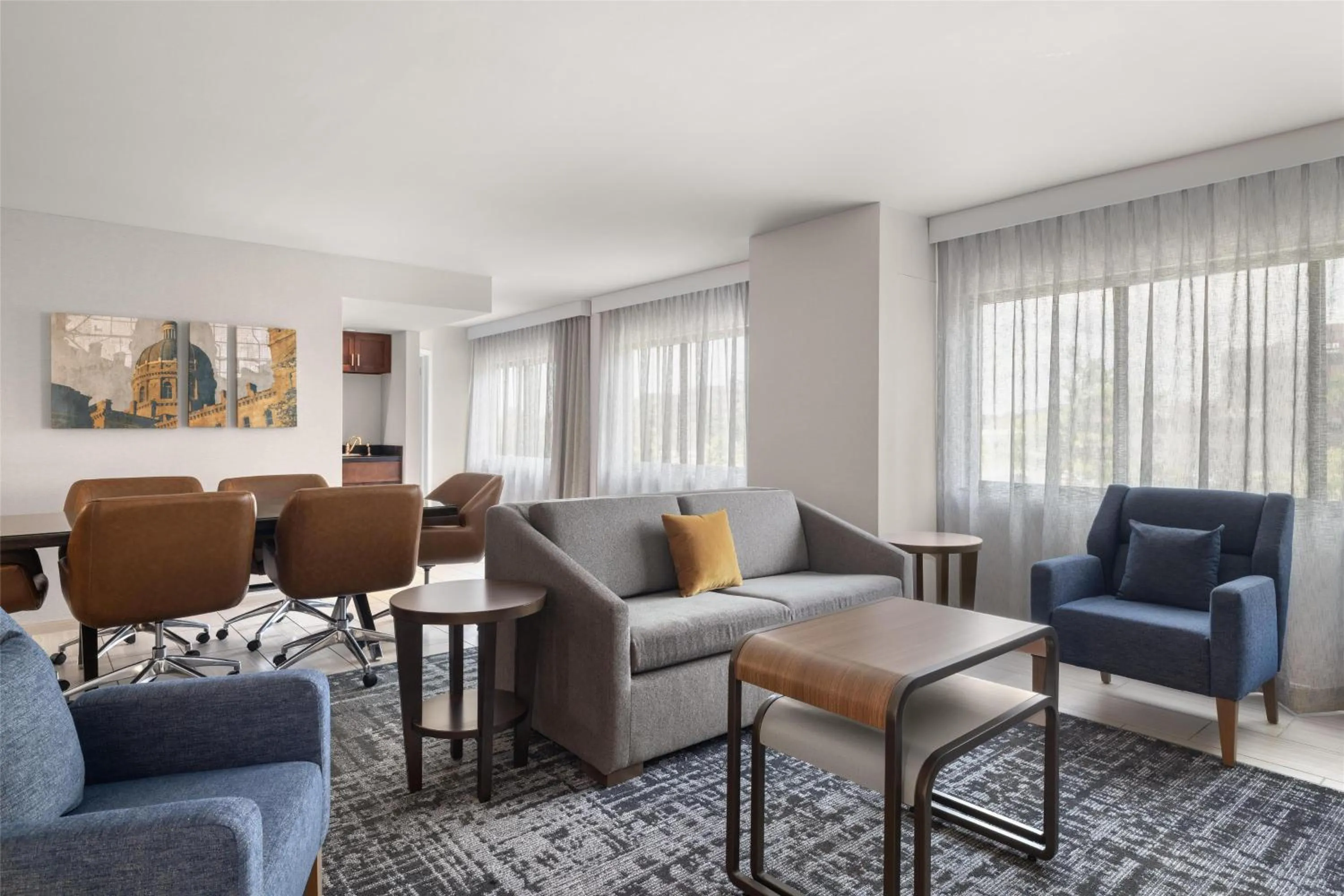 Living room in Homewood Suites by Hilton Indianapolis Carmel