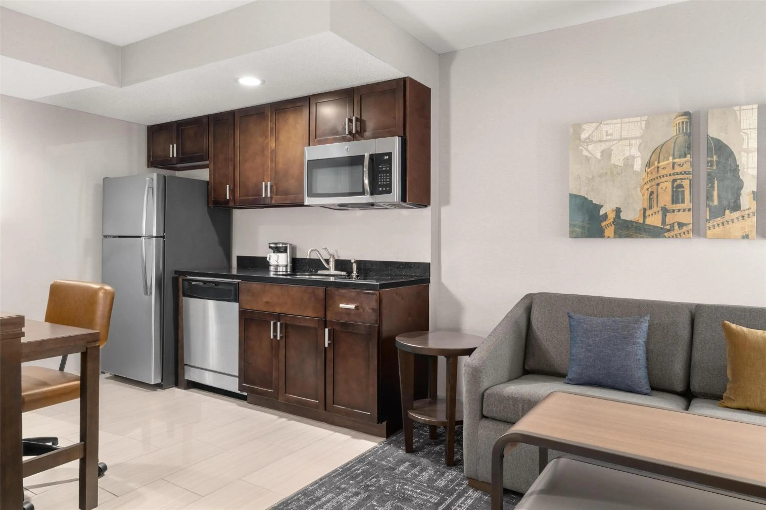 Kitchen or kitchenette in Homewood Suites by Hilton Indianapolis Carmel