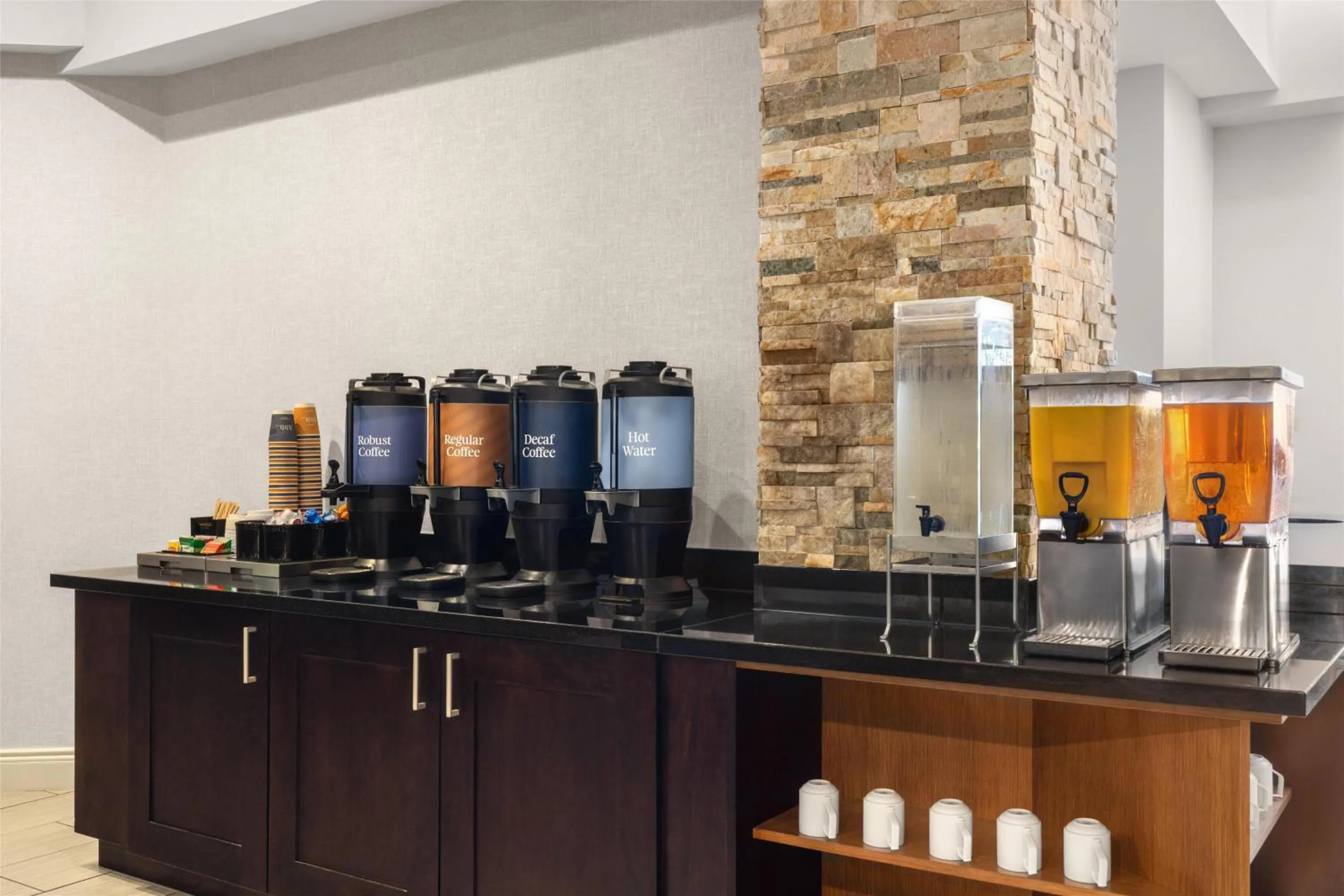 Dining area in Homewood Suites by Hilton Indianapolis Carmel