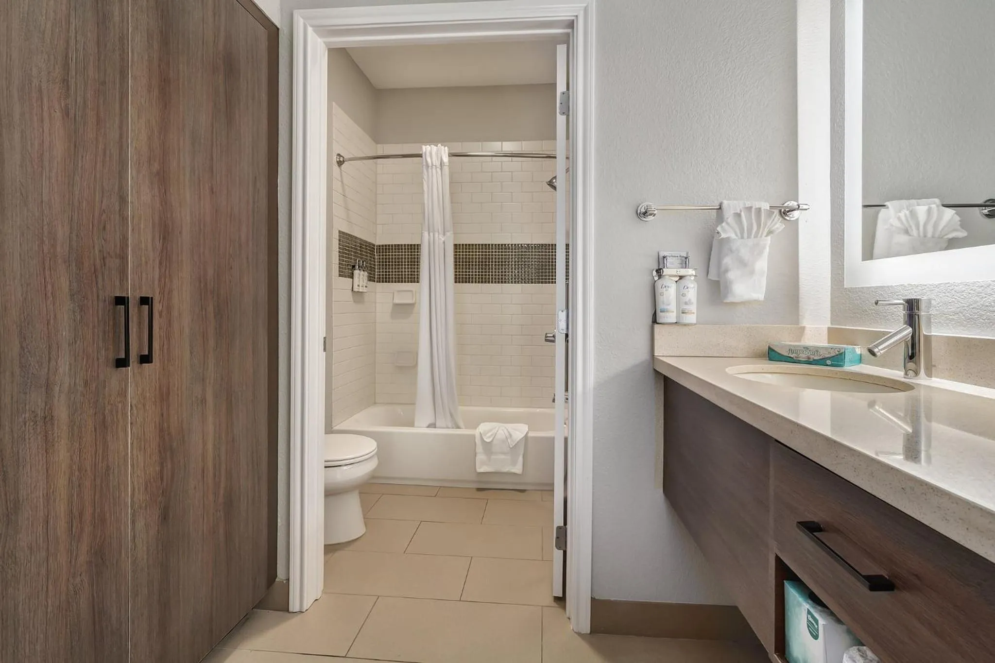 Photo of the whole room in Staybridge Suites Longview by IHG