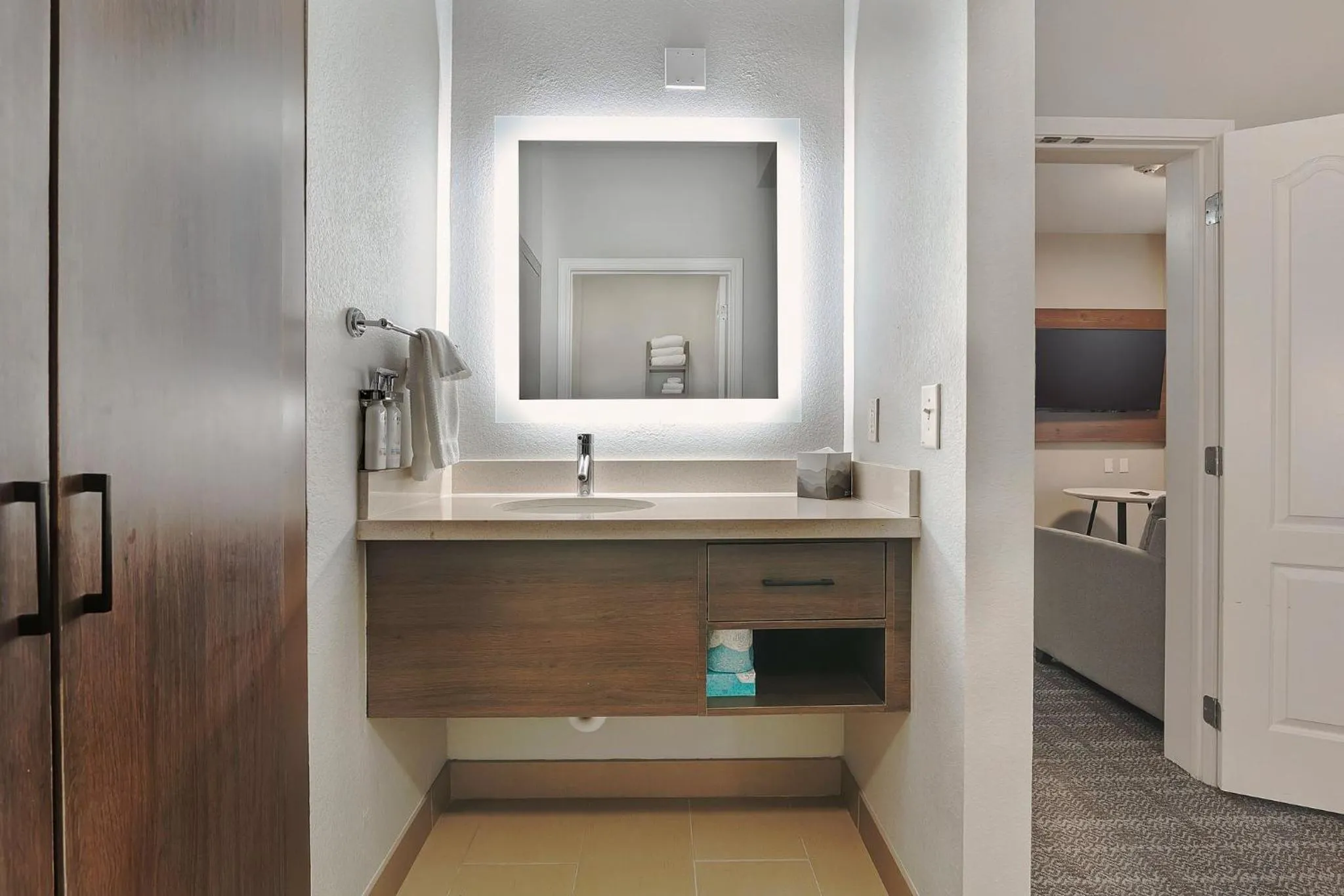 Photo of the whole room in Staybridge Suites Longview by IHG