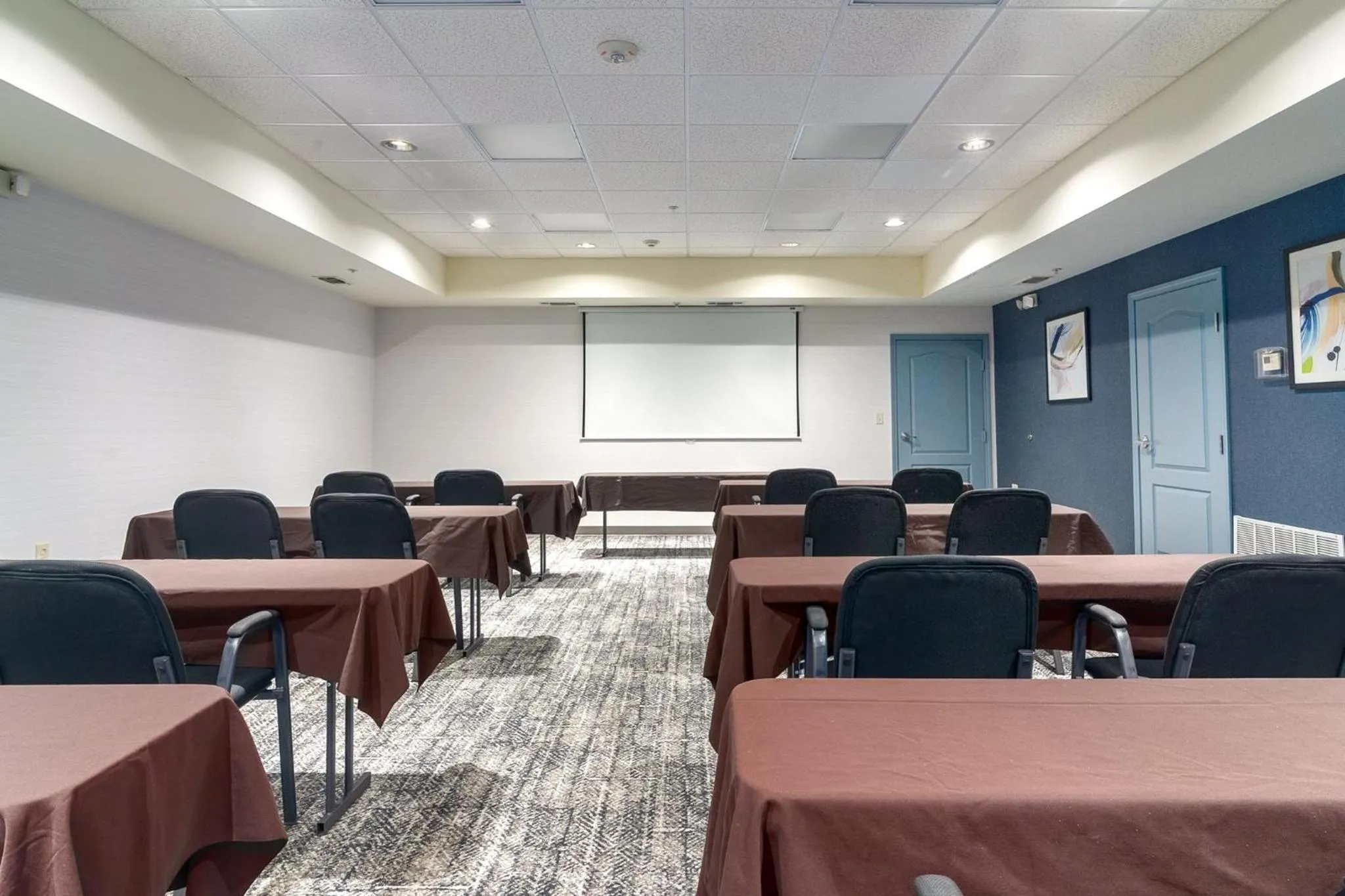 Meeting/conference room in Staybridge Suites Longview by IHG