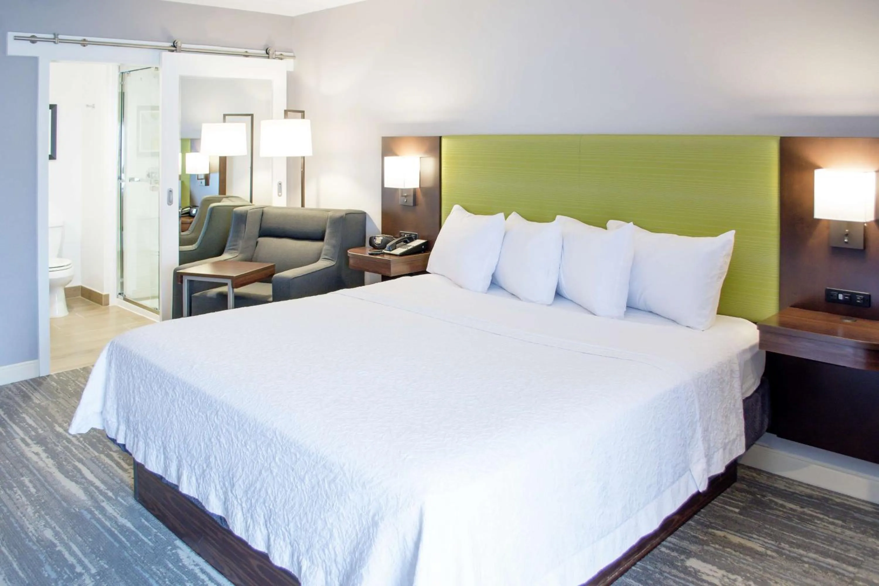 Bed in Hampton Inn Houston I-10 West-Energy Corridor