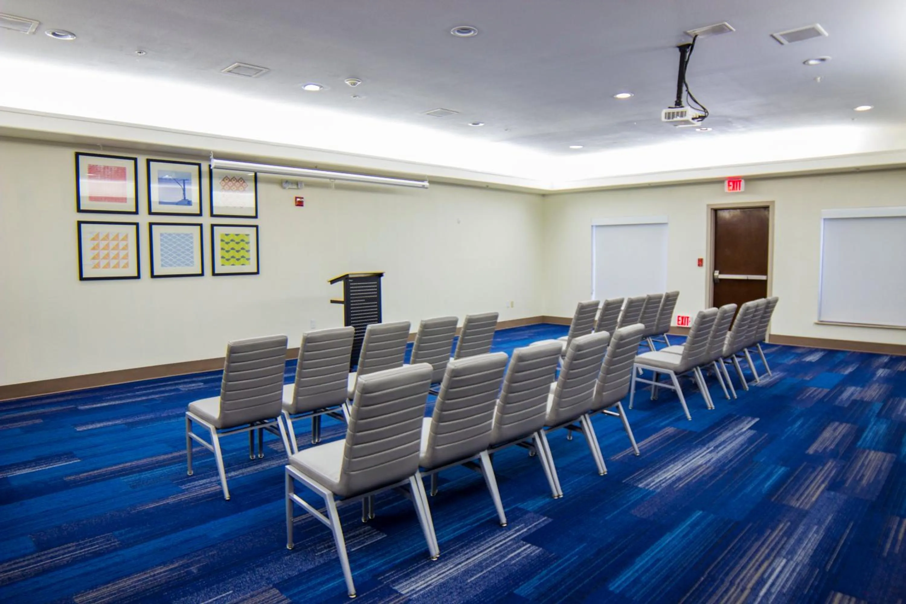 Meeting/conference room in Holiday Inn Express Seguin by IHG