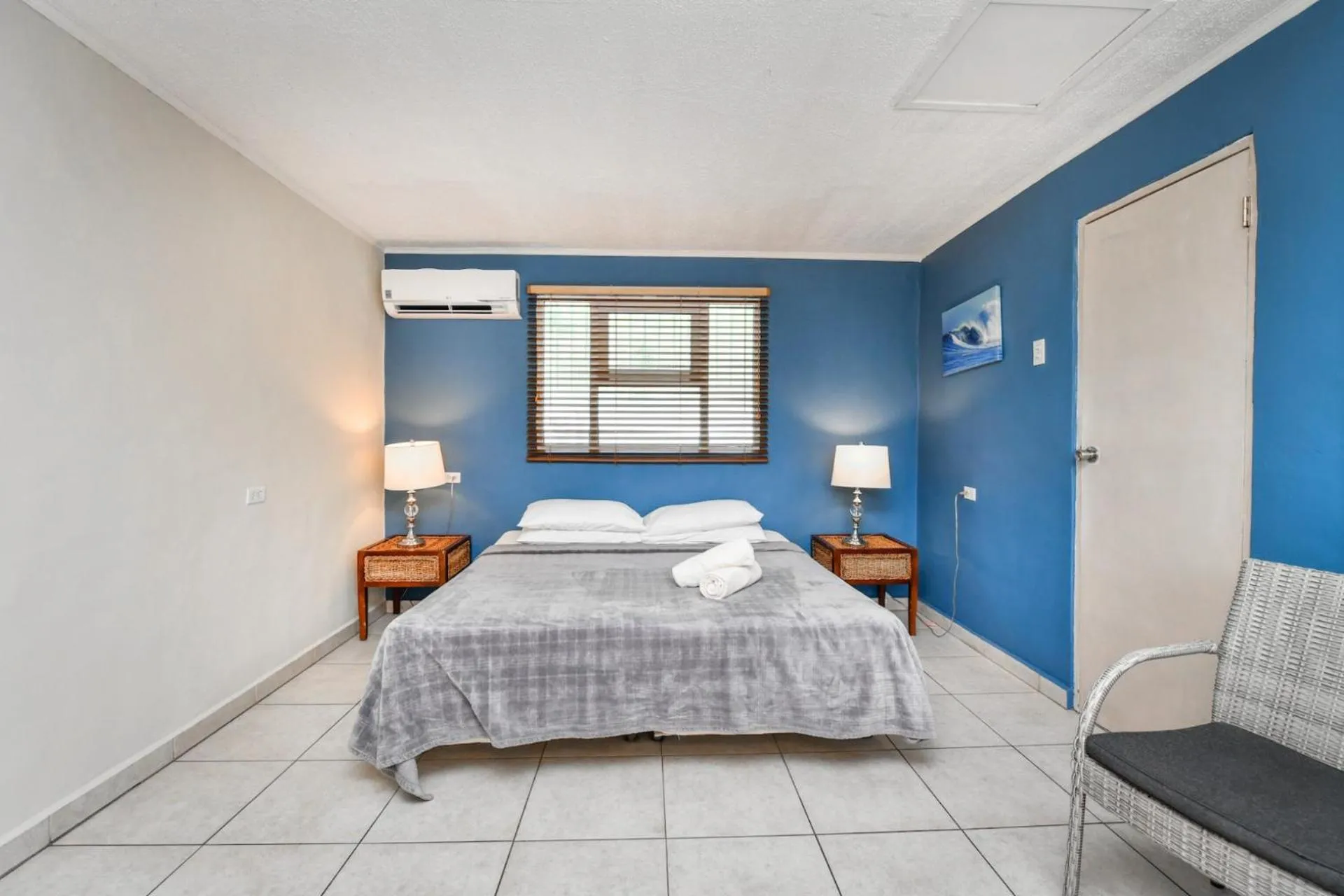 Bed in Arubiana Inn Hotel