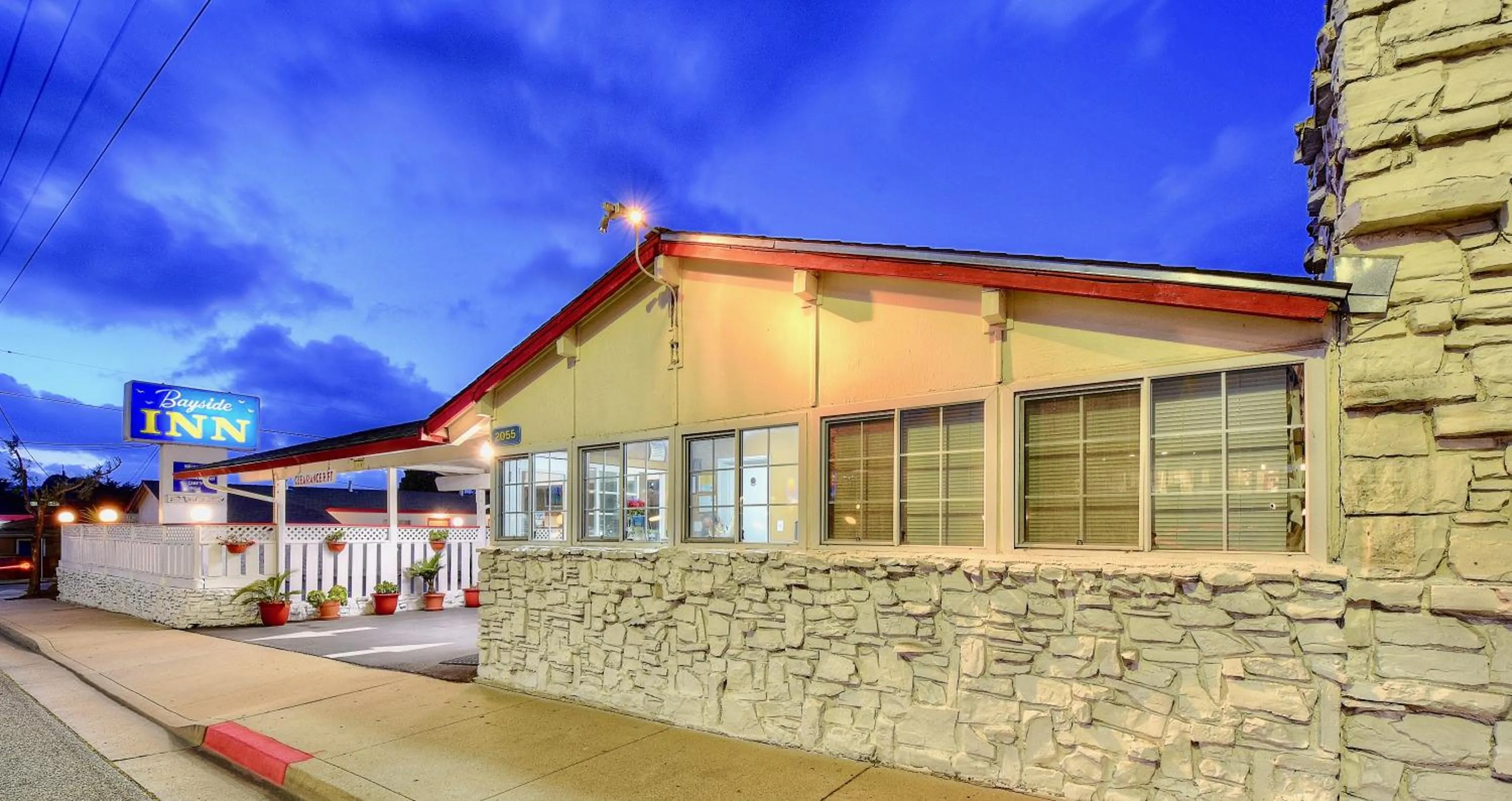 Lobby or reception in Bayside Inn