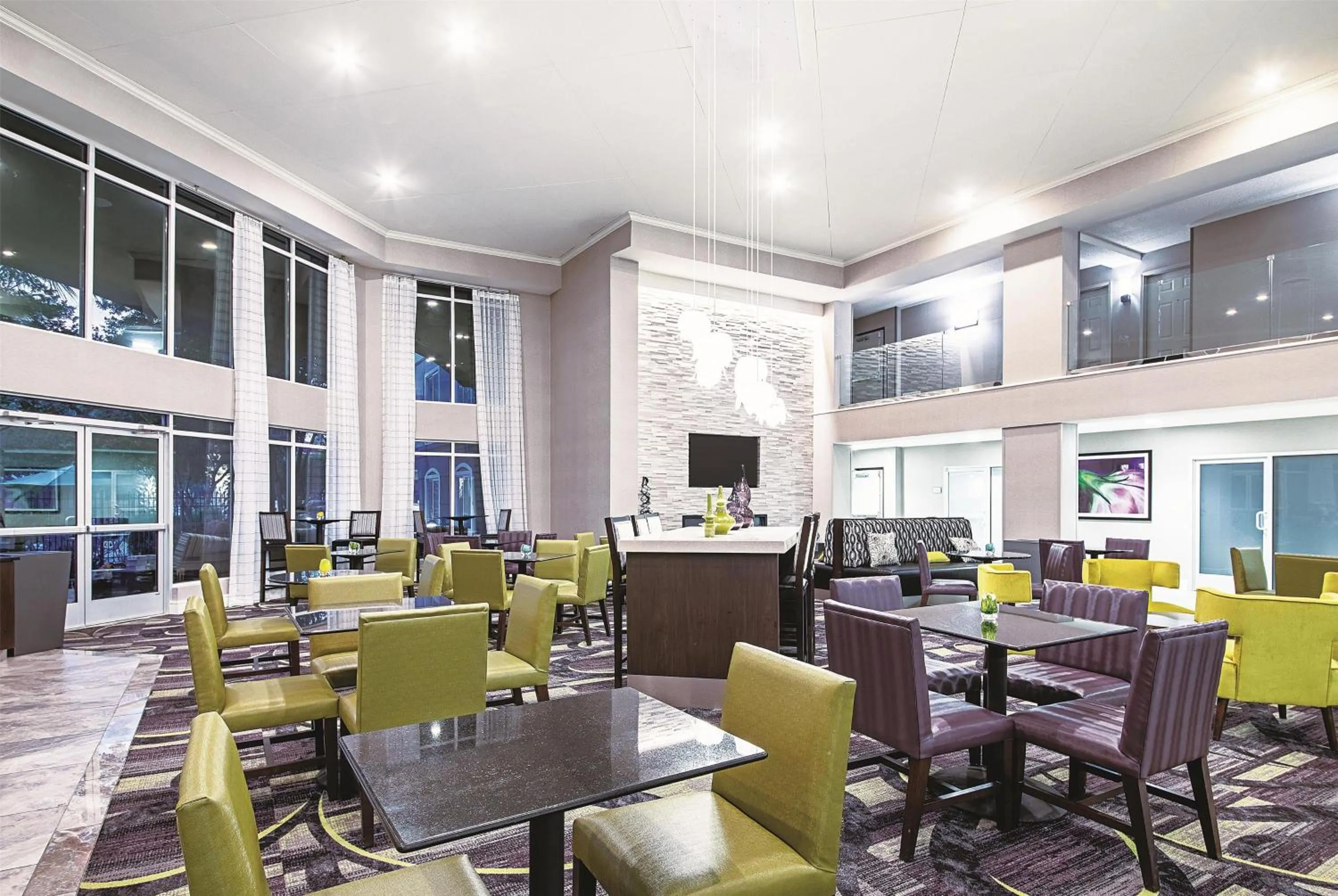 Lobby or reception in La Quinta by Wyndham Austin Airport