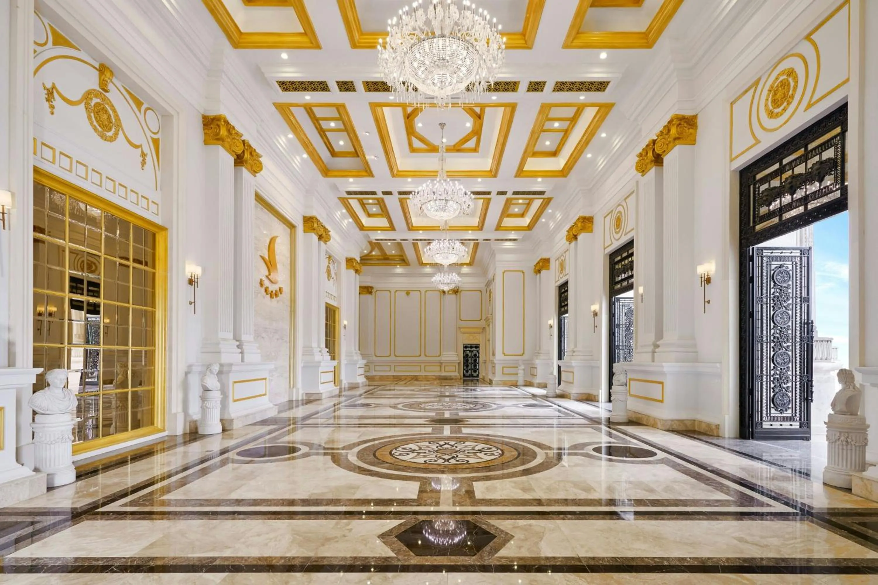 Entertainment in Nha Trang Marriott Resort & Spa, Hon Tre Island