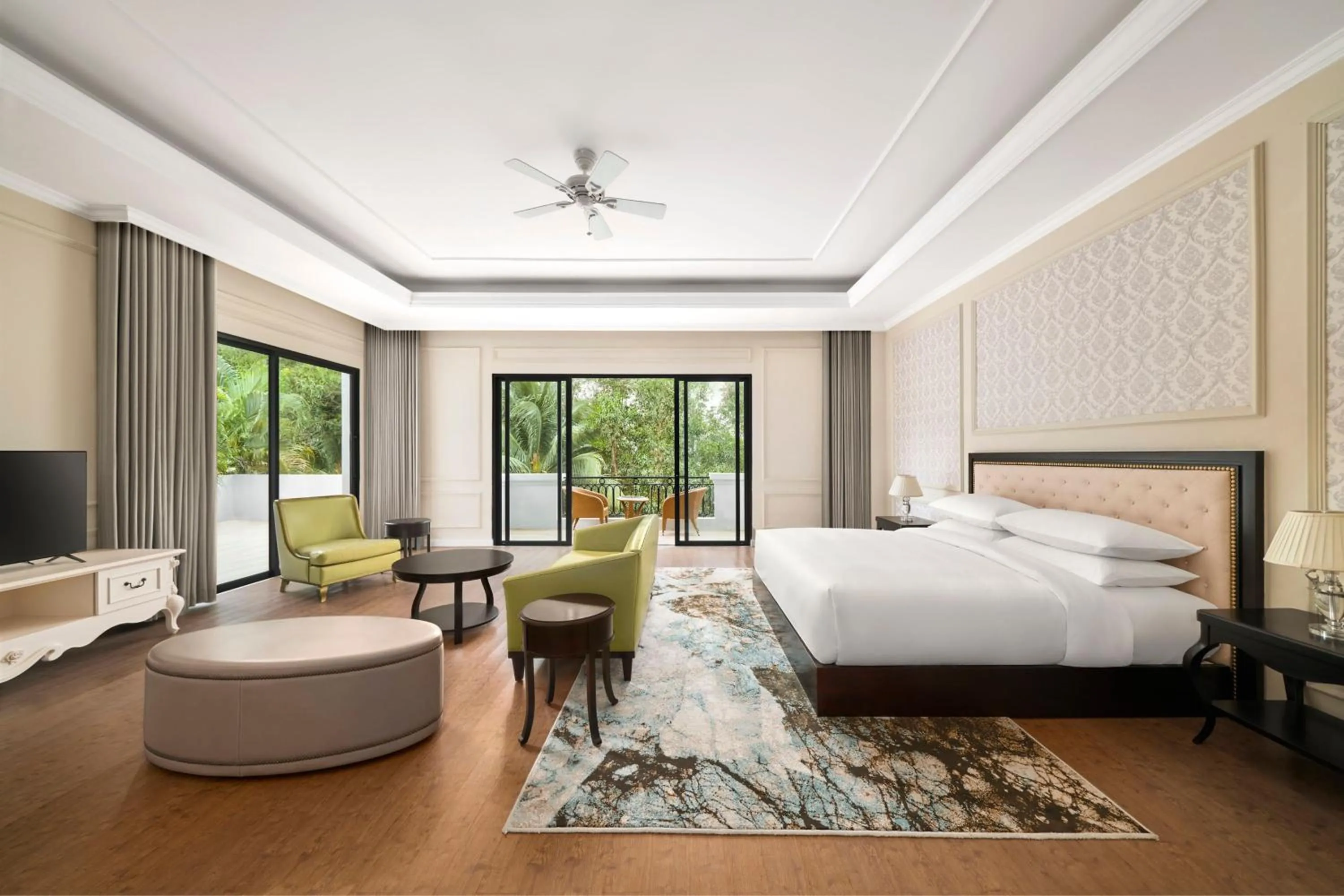 Bedroom, Bed in Nha Trang Marriott Resort & Spa, Hon Tre Island