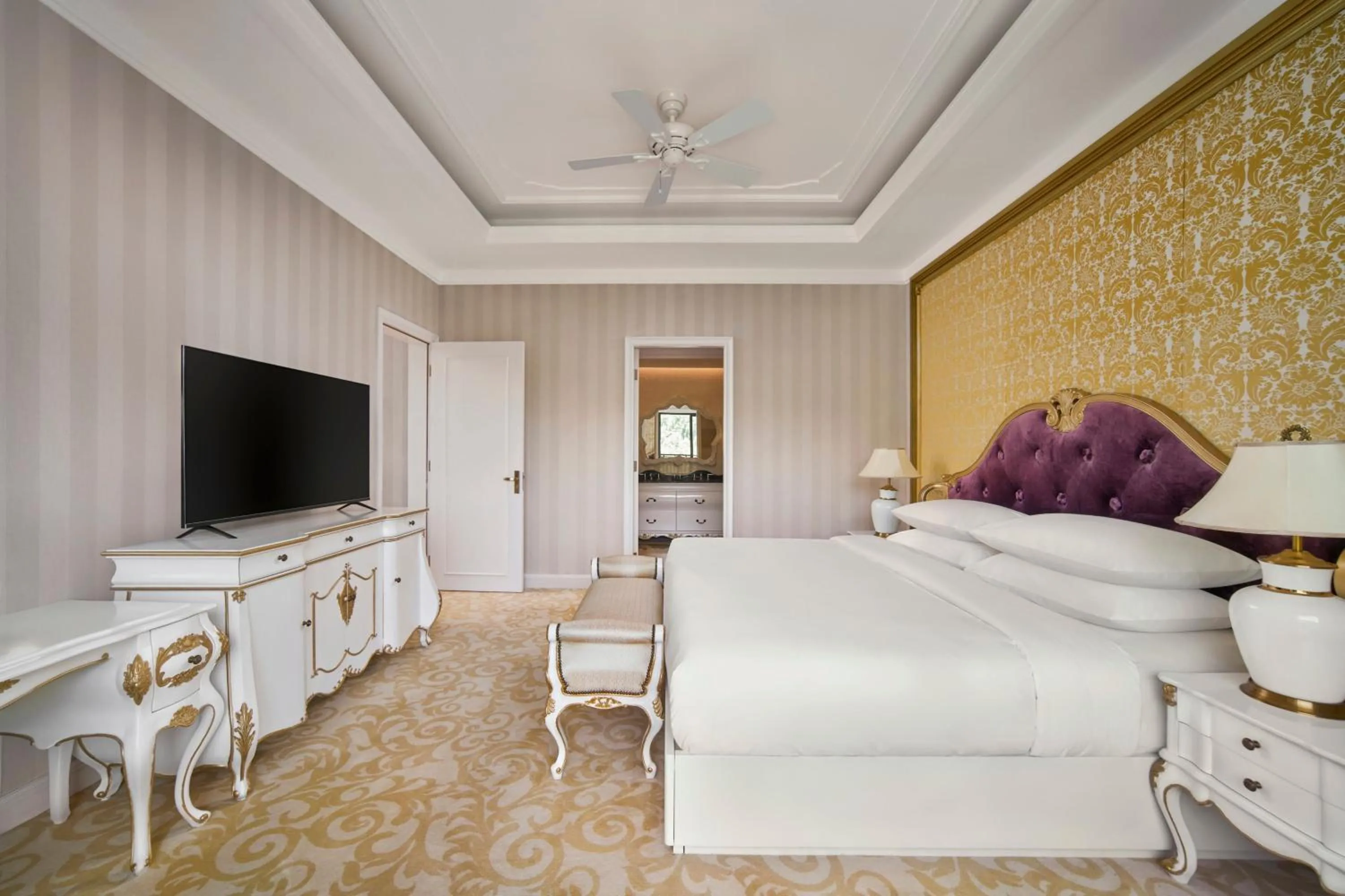 Photo of the whole room, Bed in Nha Trang Marriott Resort & Spa, Hon Tre Island