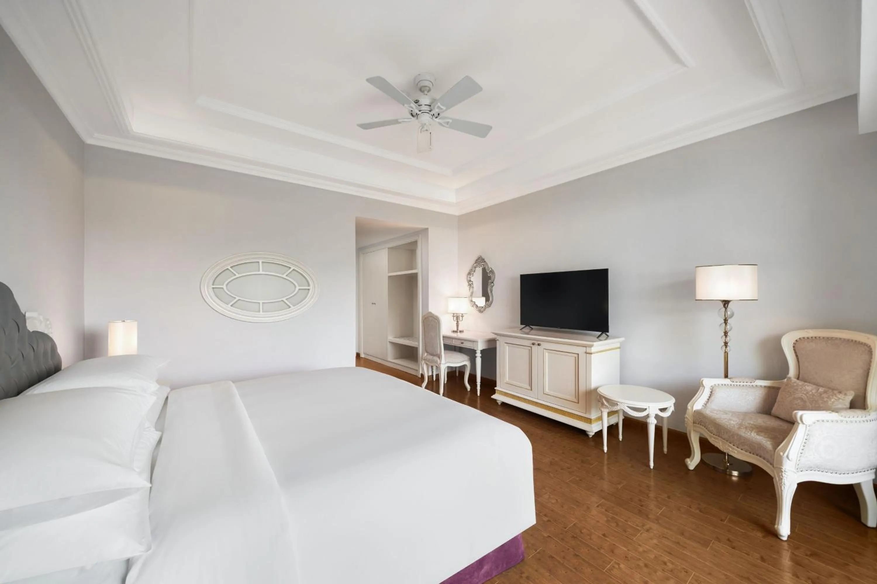 Photo of the whole room, Bed in Nha Trang Marriott Resort & Spa, Hon Tre Island