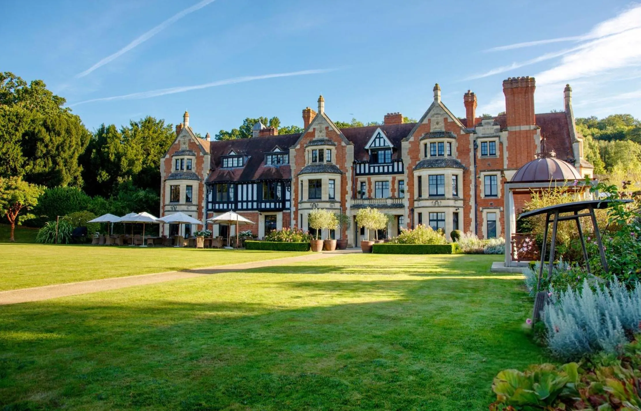 Property building in The Wood Norton